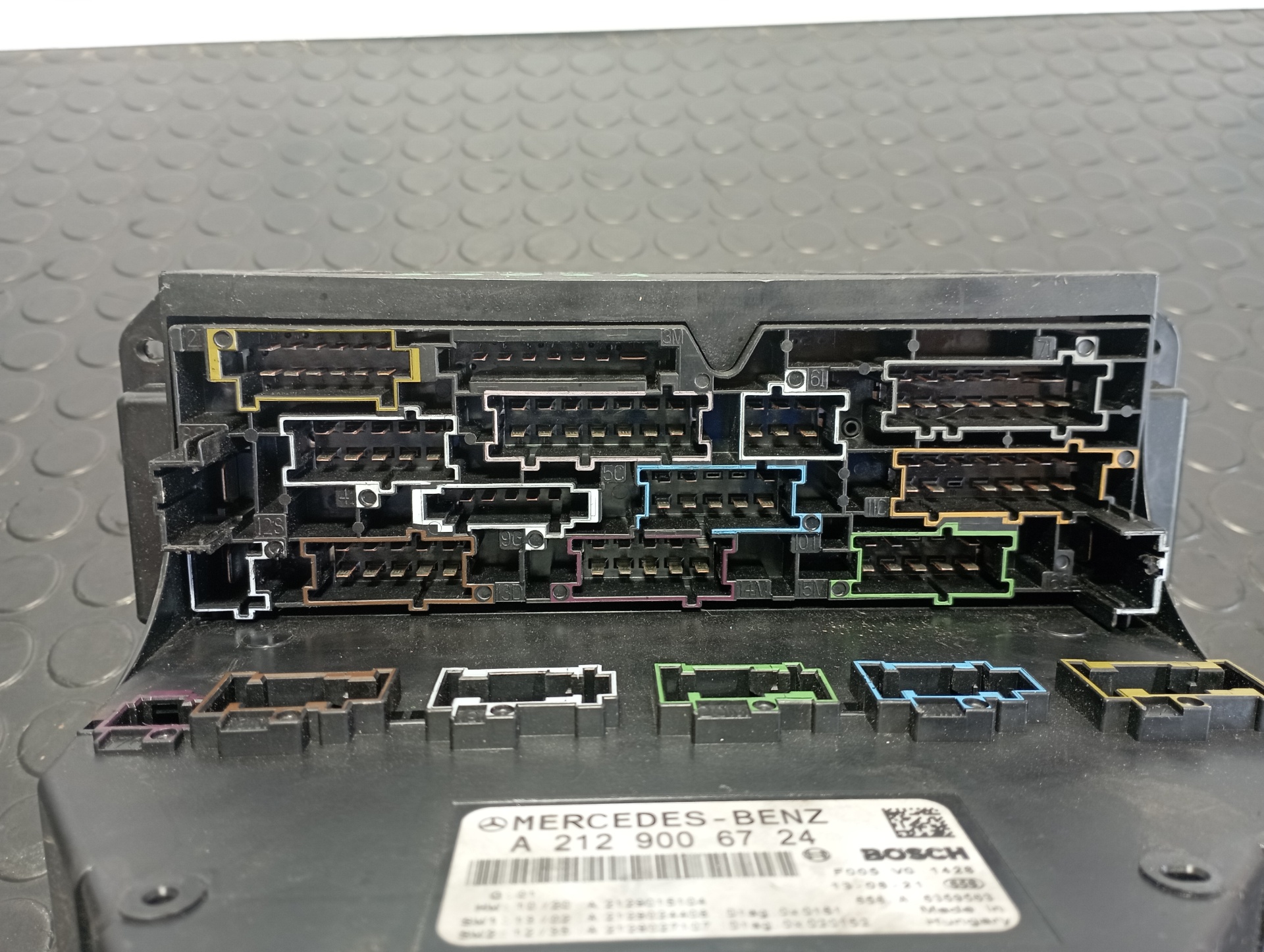 CAJA RELES / FUSIBLES MERCEDES-BENZ CLASE C (W204) LIM. - vista 4