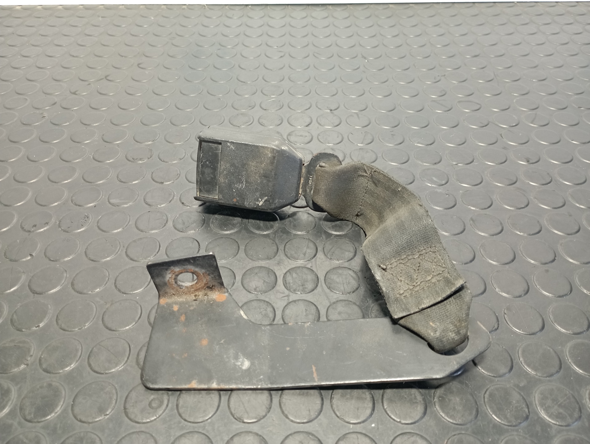 ENGANCHE CINTURON DELANTERO DERECHO LAND ROVER DEFENDER - vista 2