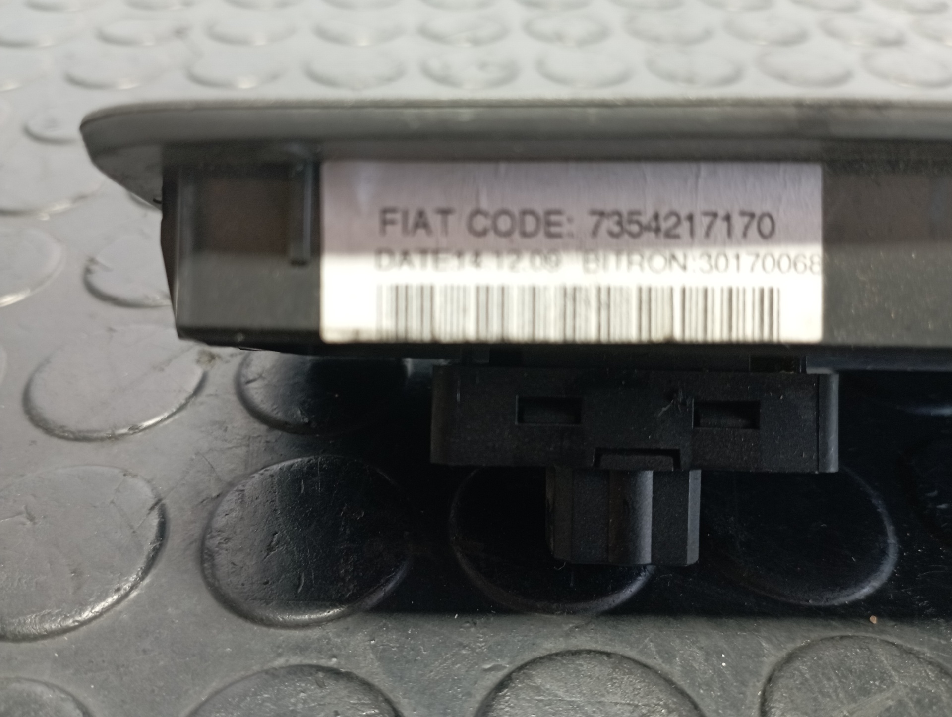 MANDO ELEVALUNAS DELANTERO DERECHO PEUGEOT BOXER CAJA CERR. TECHO ELEVADO (BAT.3450)(335)(2007 =>) - vista 2