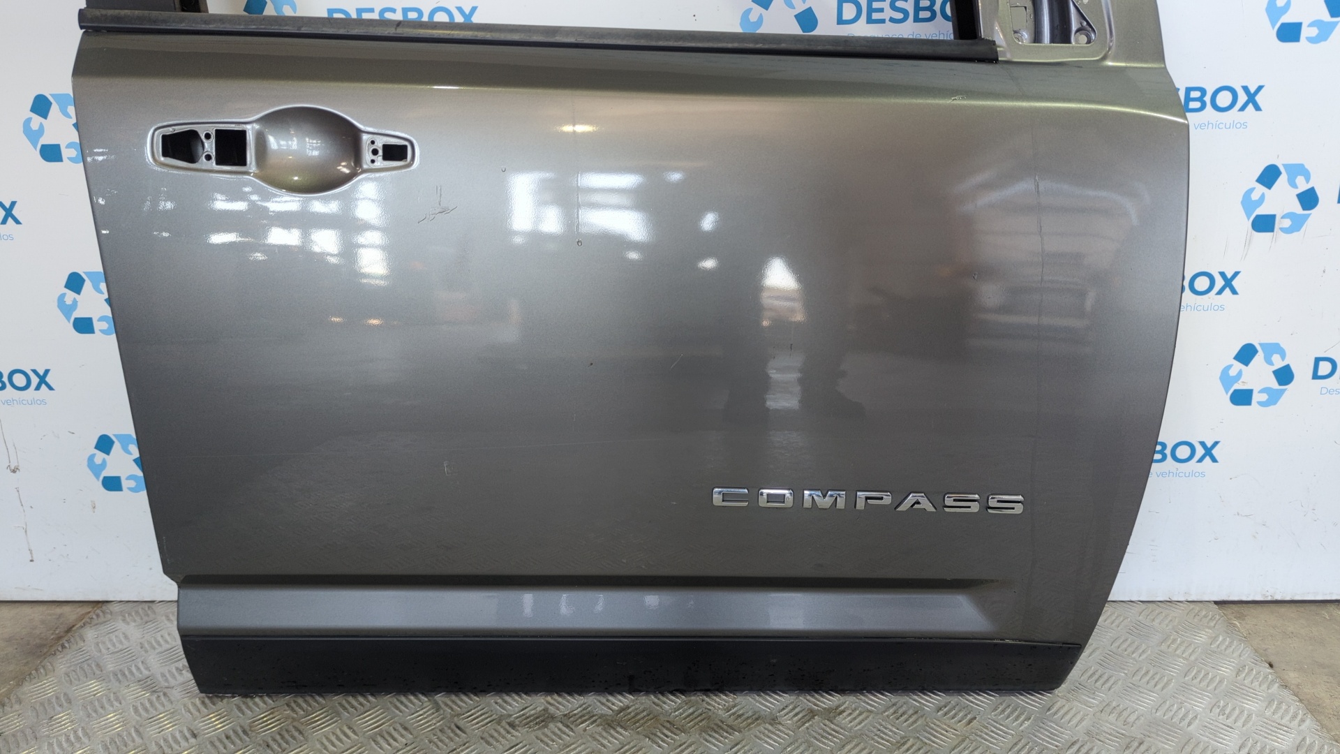 PUERTA DELANTERA DERECHA CHRYSLER JEEP COMPASS - vista 5