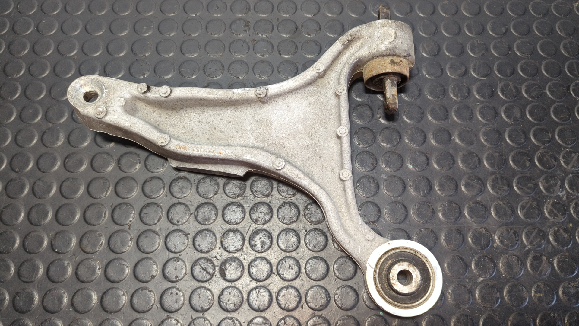 BRAZO DERECHO INFERIOR DELANTERO VOLVO XC70 - vista 2