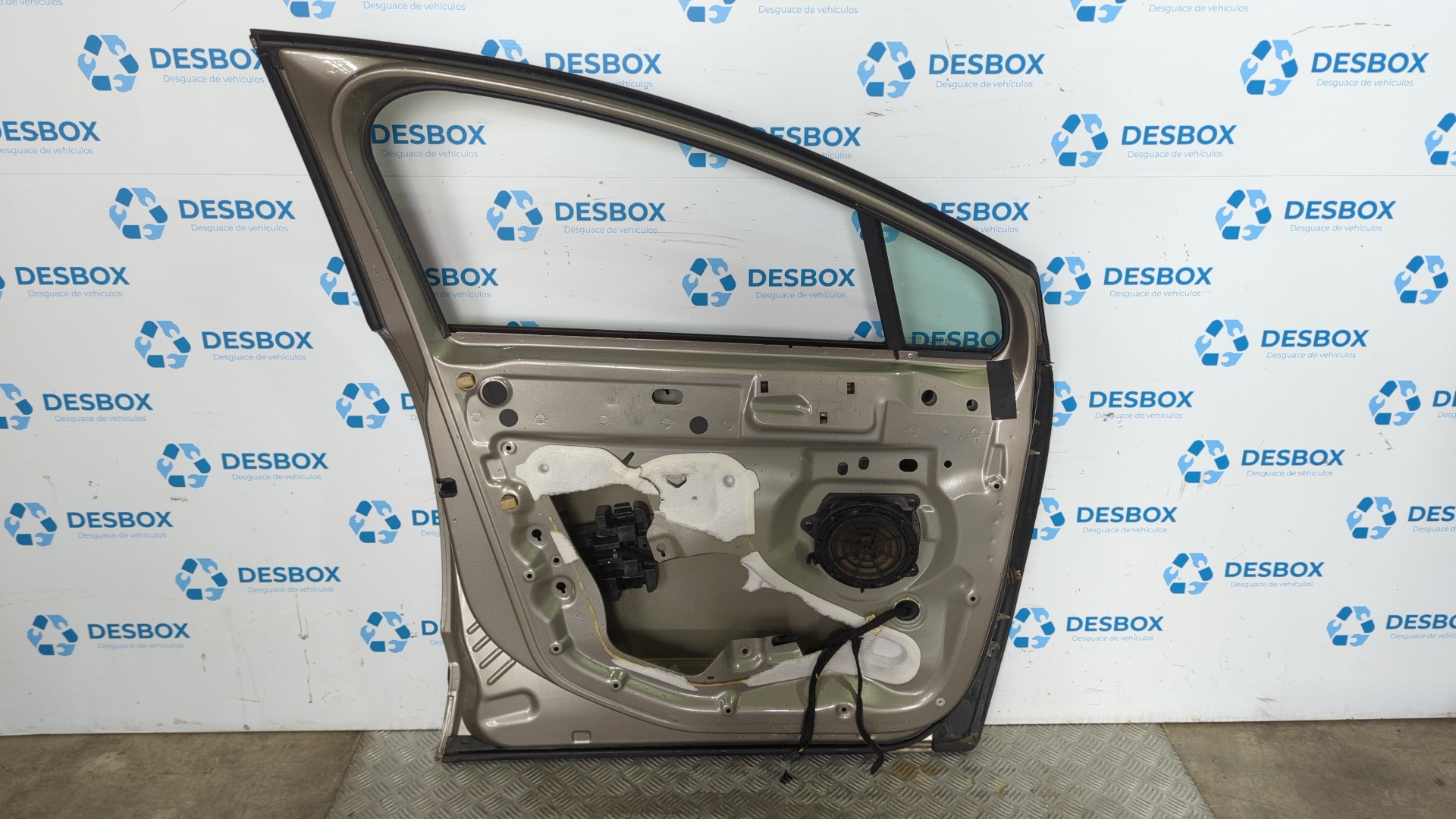 PUERTA DELANTERA IZQUIERDA PEUGEOT 3008 - vista 2