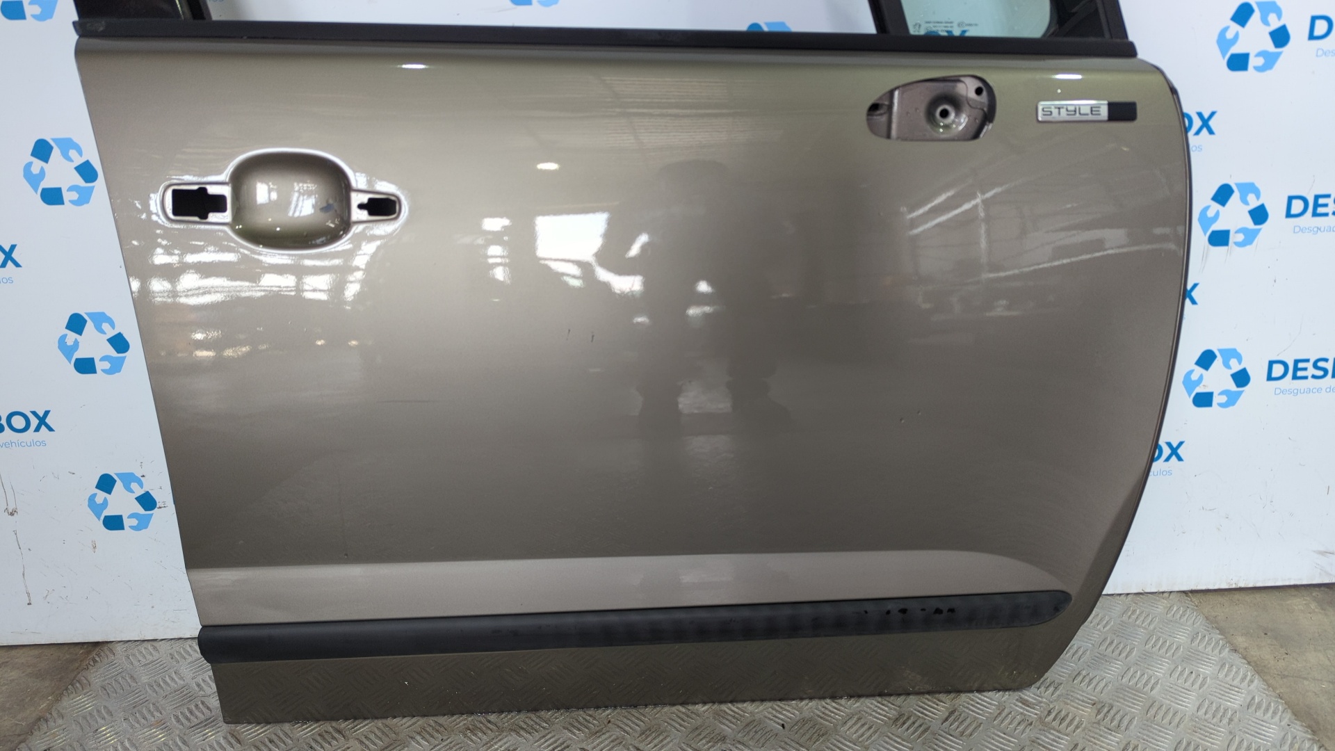 PUERTA DELANTERA DERECHA PEUGEOT 3008 - vista 3