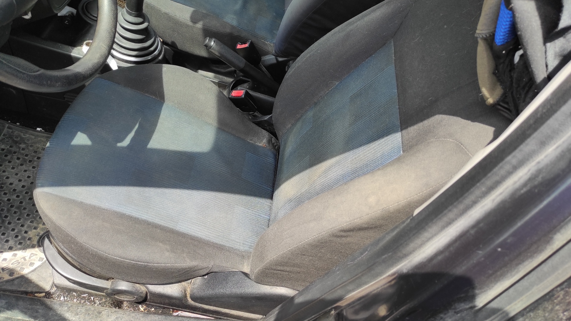 GUANTERA FORD FIESTA - vista 4