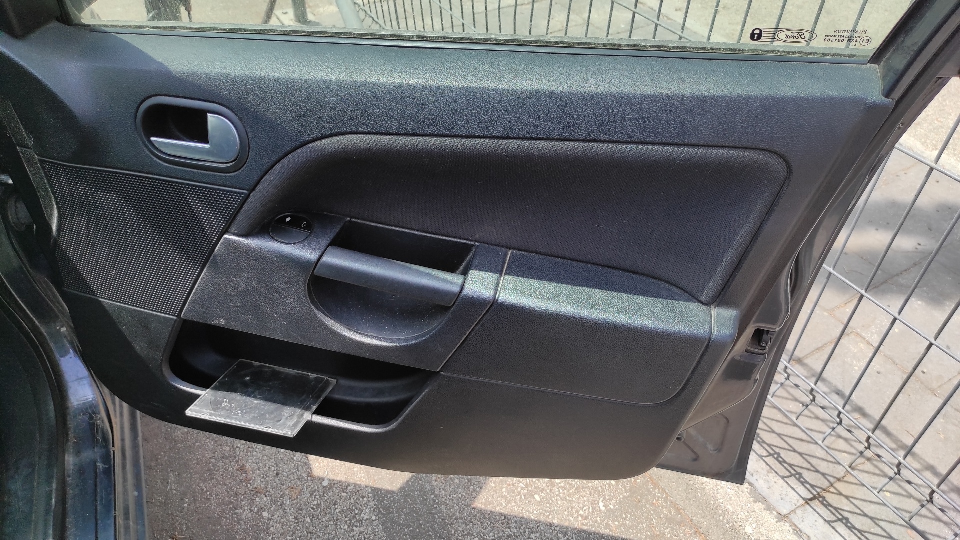 GUANTERA FORD FIESTA - vista 9