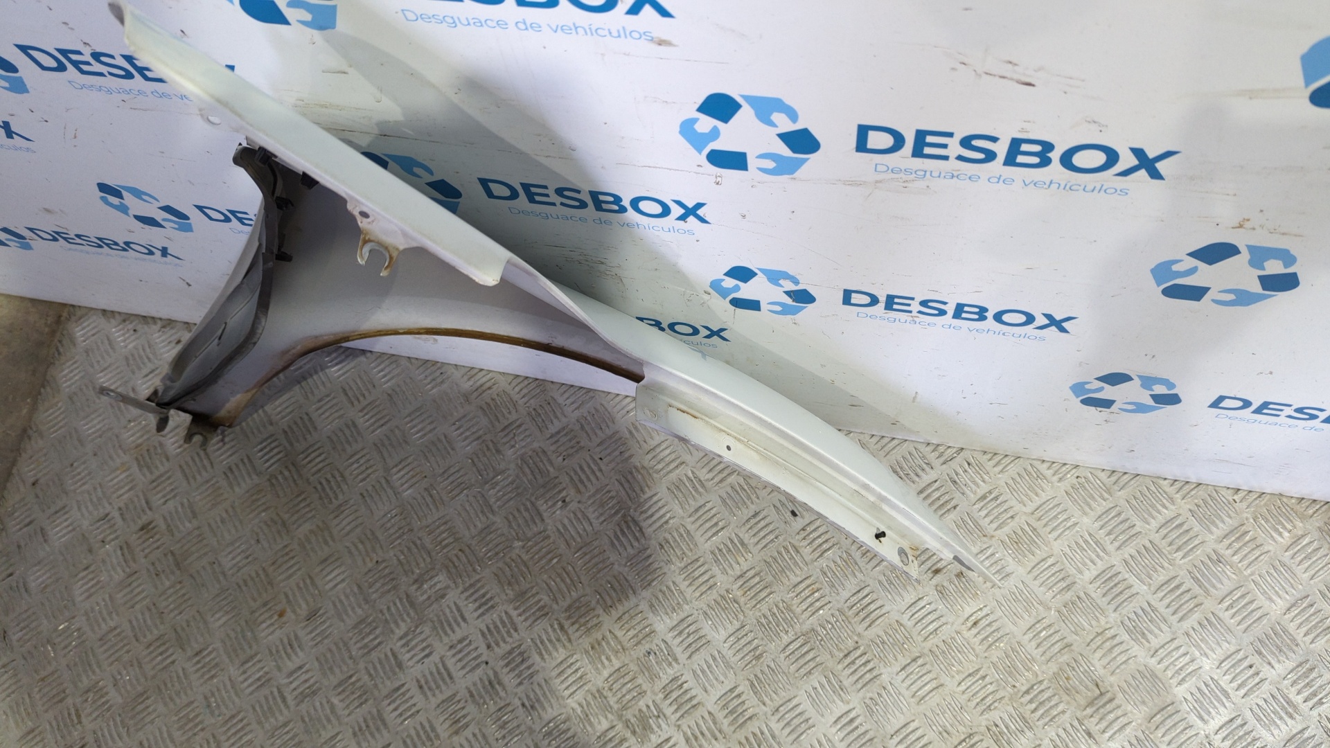 ALETA DELANTERA IZQUIERDA RENAULT MEGANE III BERLINA 5 P - vista 4