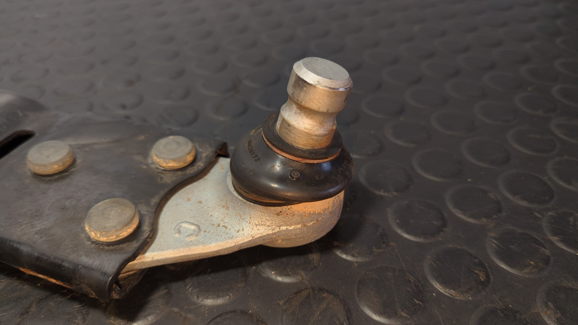 BRAZO DERECHO INFERIOR DELANTERO FORD KUGA - vista 5