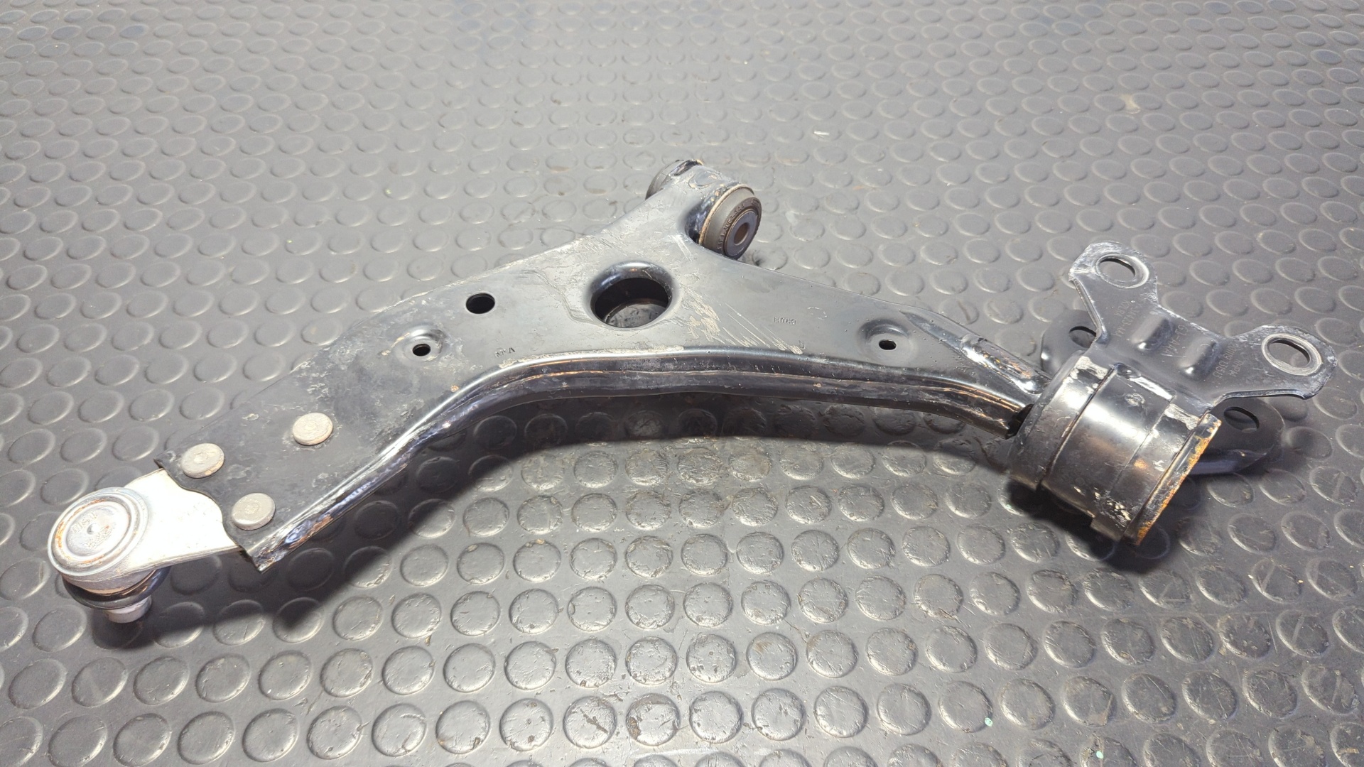 BRAZO DERECHO INFERIOR DELANTERO FORD KUGA - vista 4