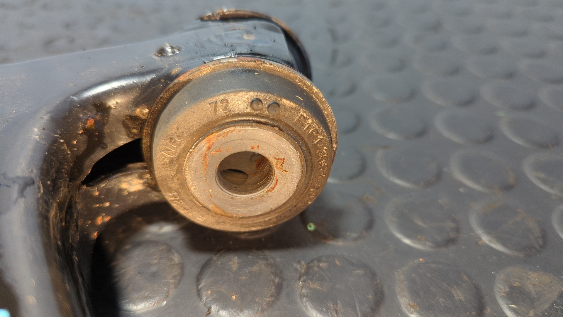 BRAZO IZQUIERDO INFERIOR DELANTERO FORD KUGA - vista 4