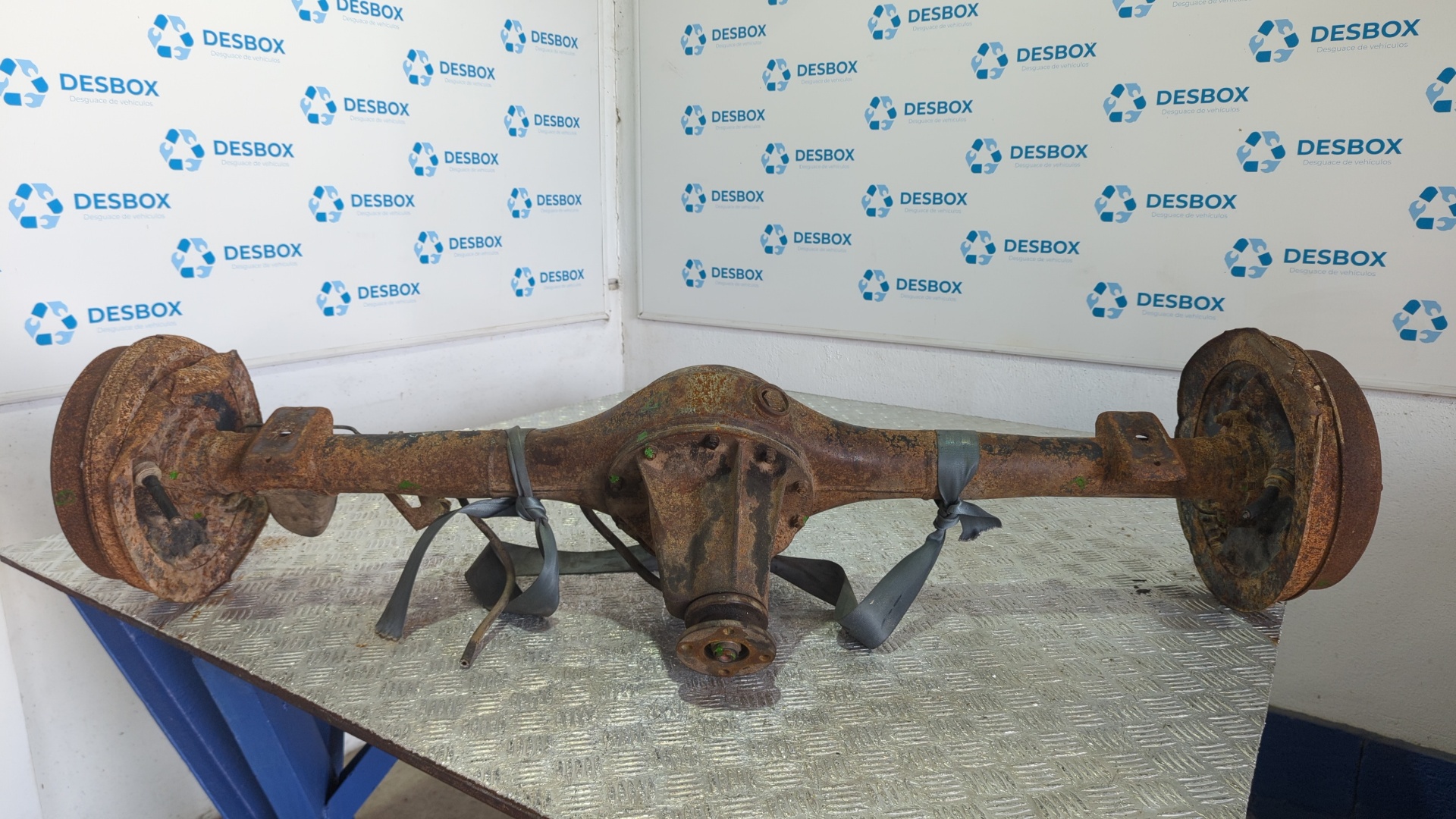 PUENTE TRASERO MITSUBISHI MONTERO (L040)