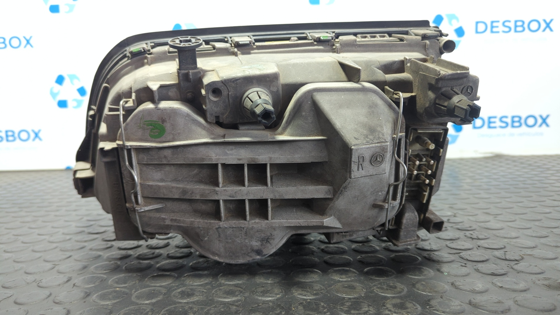 FARO DERECHO MERCEDES-BENZ CLASE C (W202) - vista 3