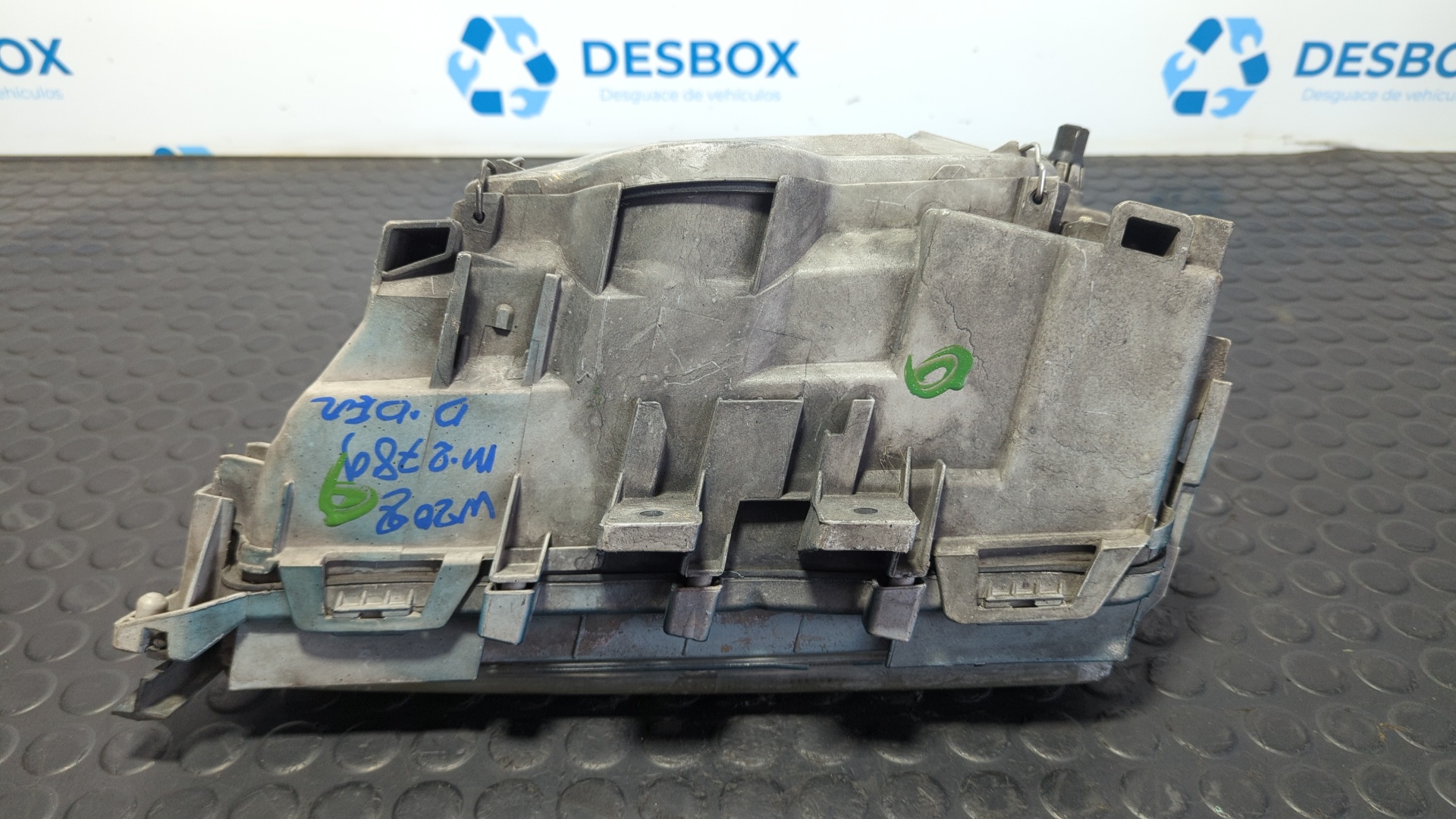 FARO DERECHO MERCEDES-BENZ CLASE C (W202) - vista 2