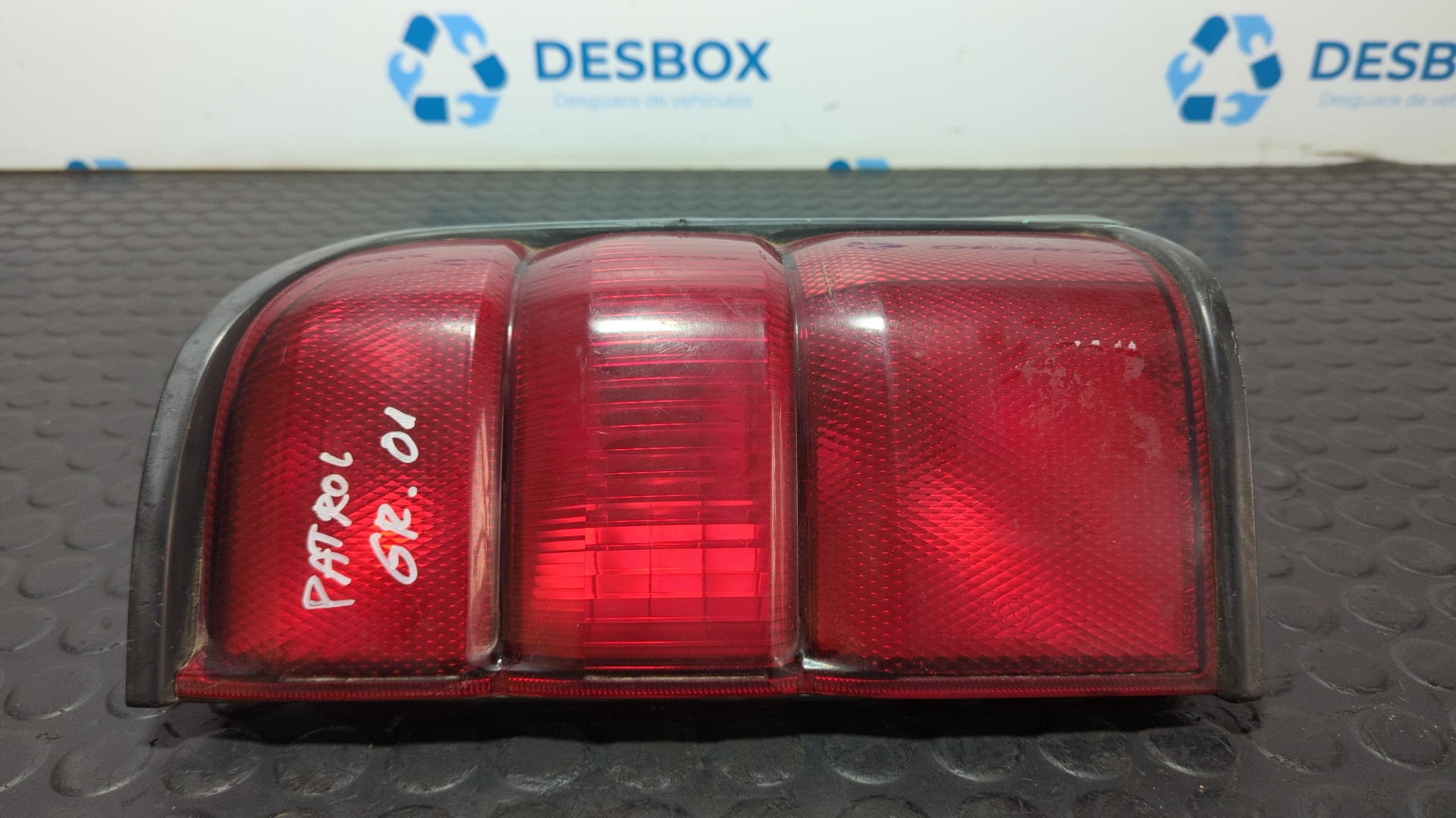 PILOTO TRASERO DERECHO NISSAN PATROL GR (Y61)