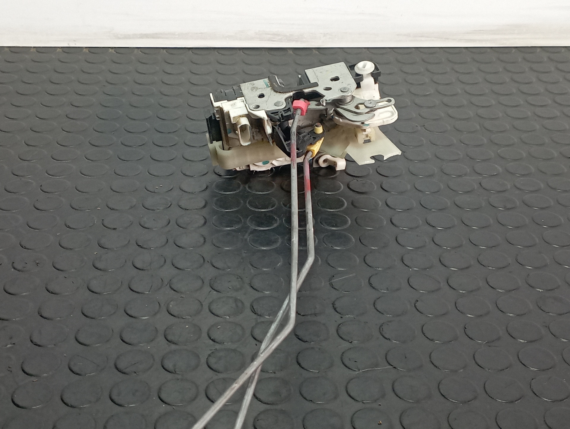 CERRADURA PUERTA TRASERA DERECHA CHRYSLER JEEP COMPASS - vista 2