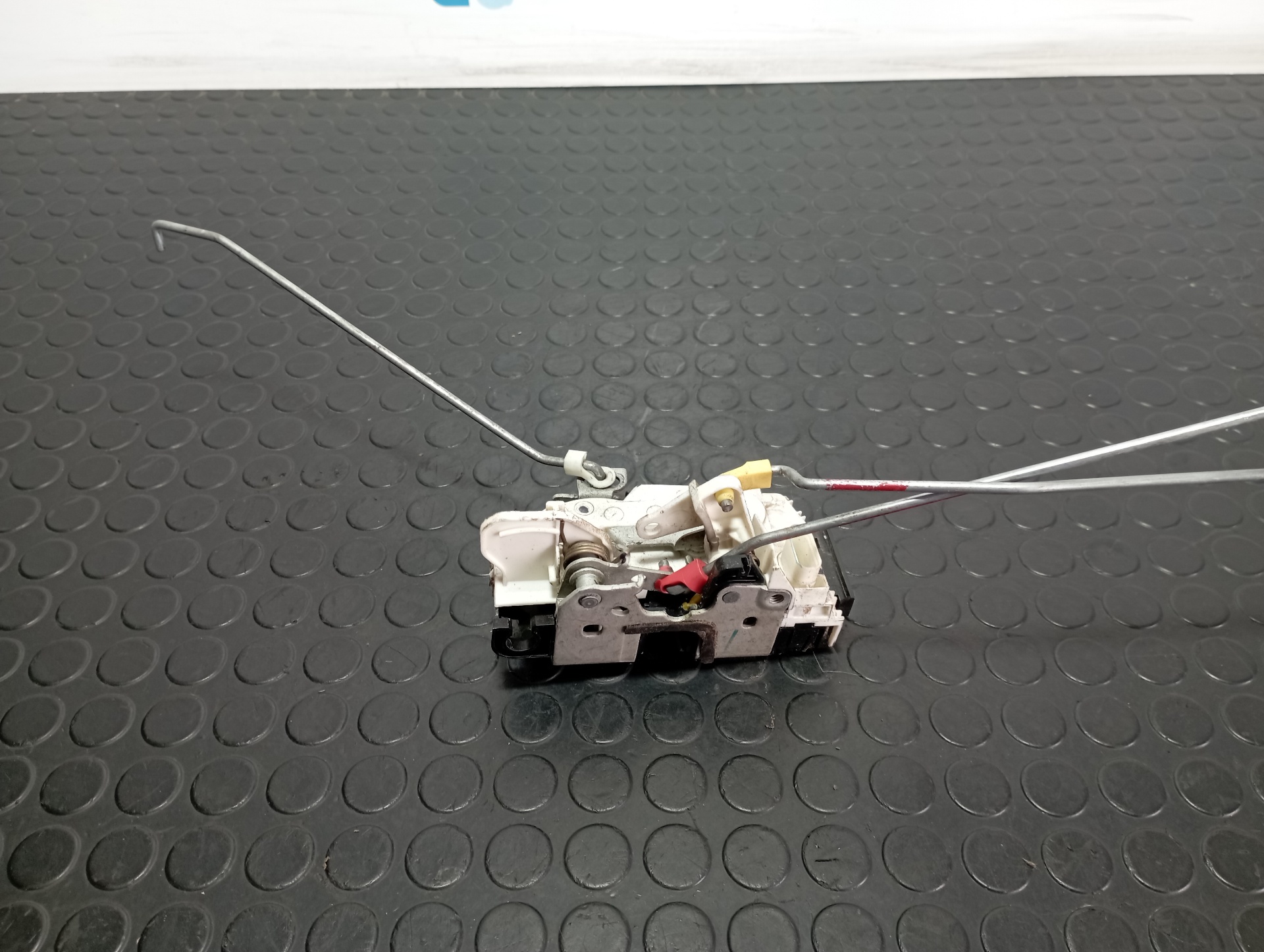 CERRADURA PUERTA DELANTERA DERECHA CHRYSLER JEEP COMPASS - vista 3