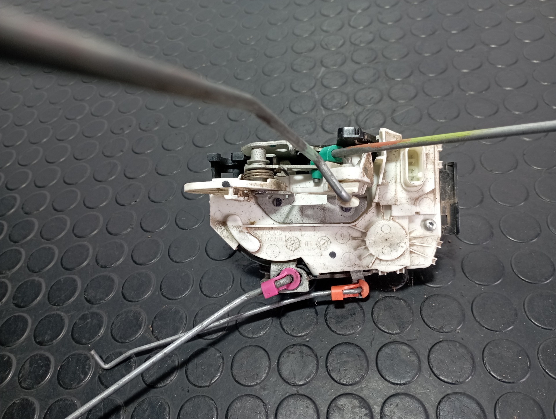 CERRADURA PUERTA DELANTERA IZQUIERDA CHRYSLER JEEP COMPASS - vista 2