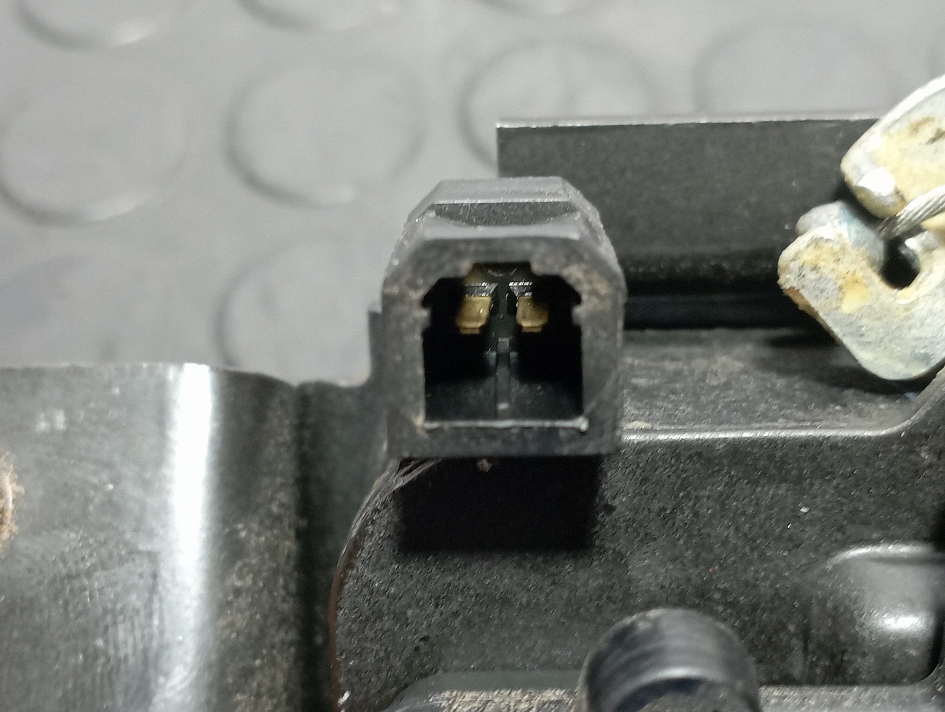 CERRADURA MALETERO / PORTON CHRYSLER JEEP COMPASS - vista 3