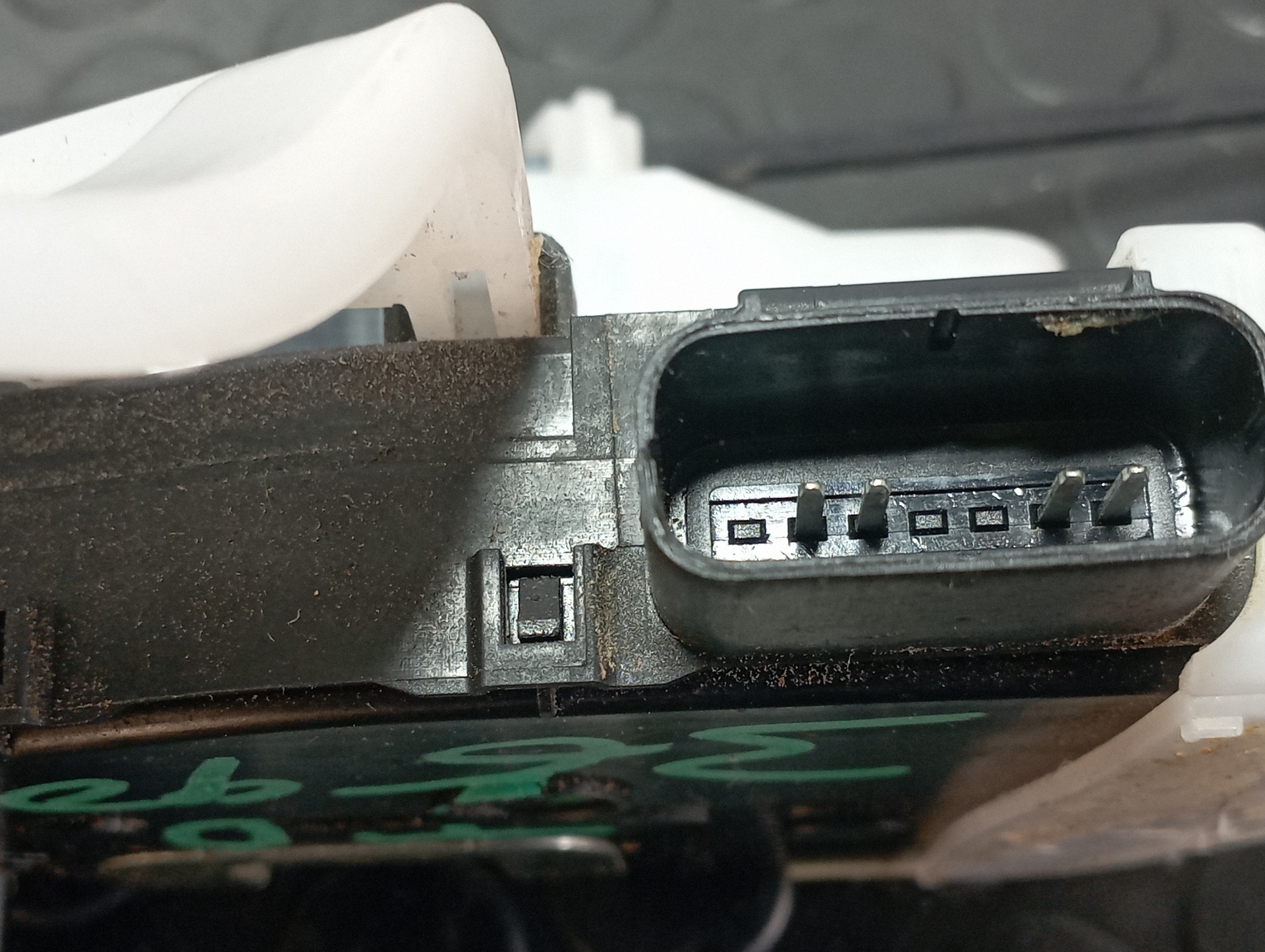 CERRADURA PUERTA TRASERA DERECHA HYUNDAI IX35 - vista 3