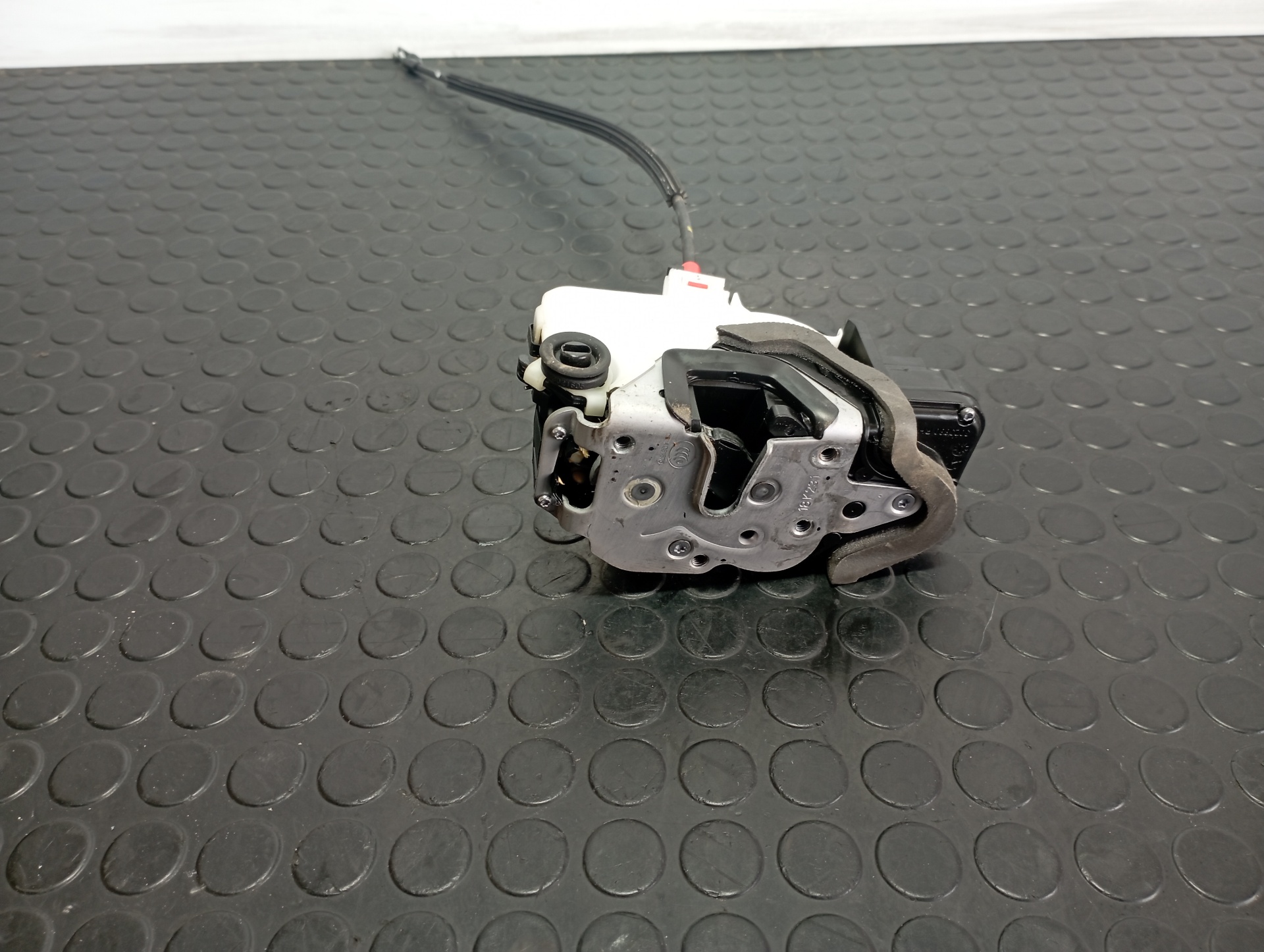 CERRADURA PUERTA TRASERA DERECHA OPEL MOKKA X - vista 4