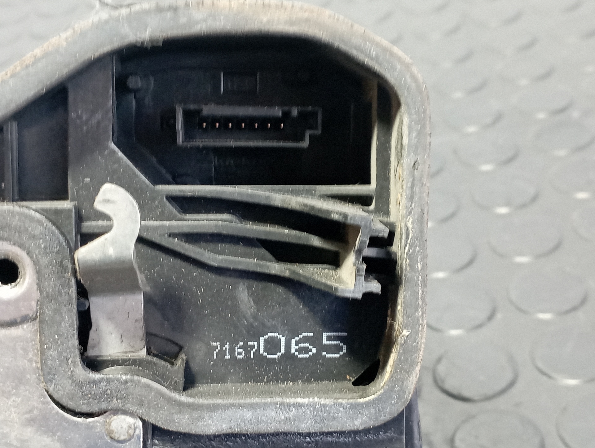 CERRADURA PUERTA DELANTERA IZQUIERDA BMW SERIE 5 BERLINA (E60) - vista 2