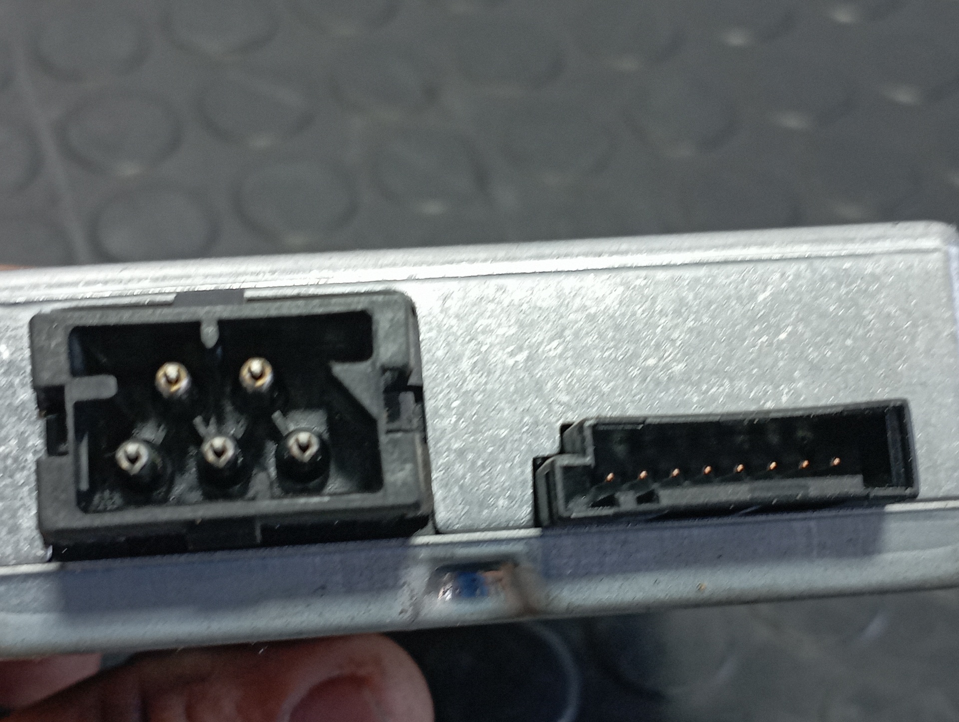 MODULO ELECTRONICO BMW SERIE 5 BERLINA (E60) - vista 3