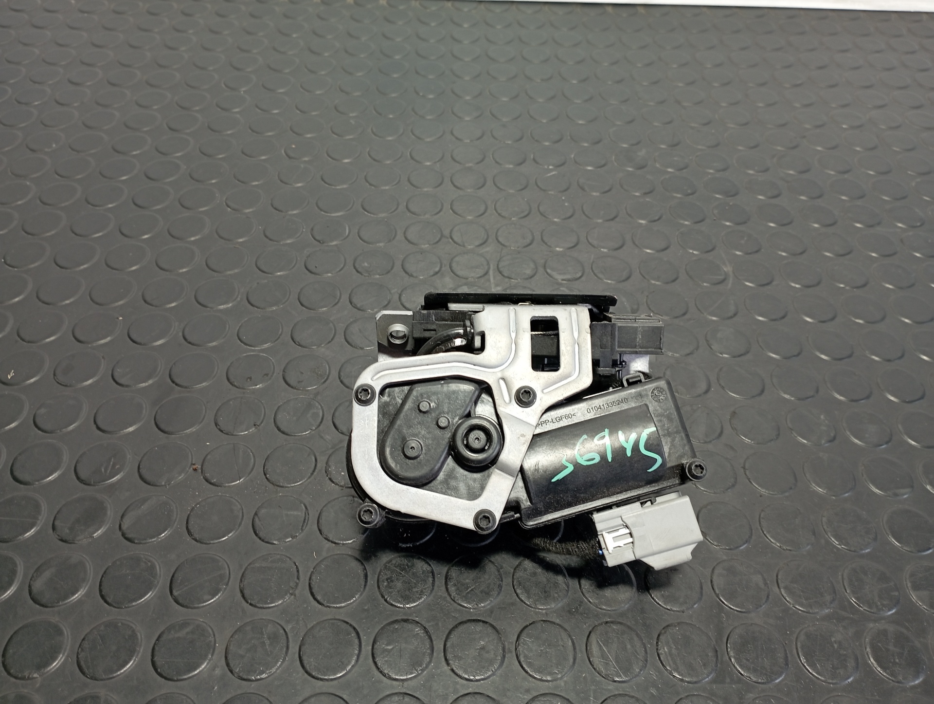 CERRADURA MALETERO / PORTON FORD KUGA - vista 2