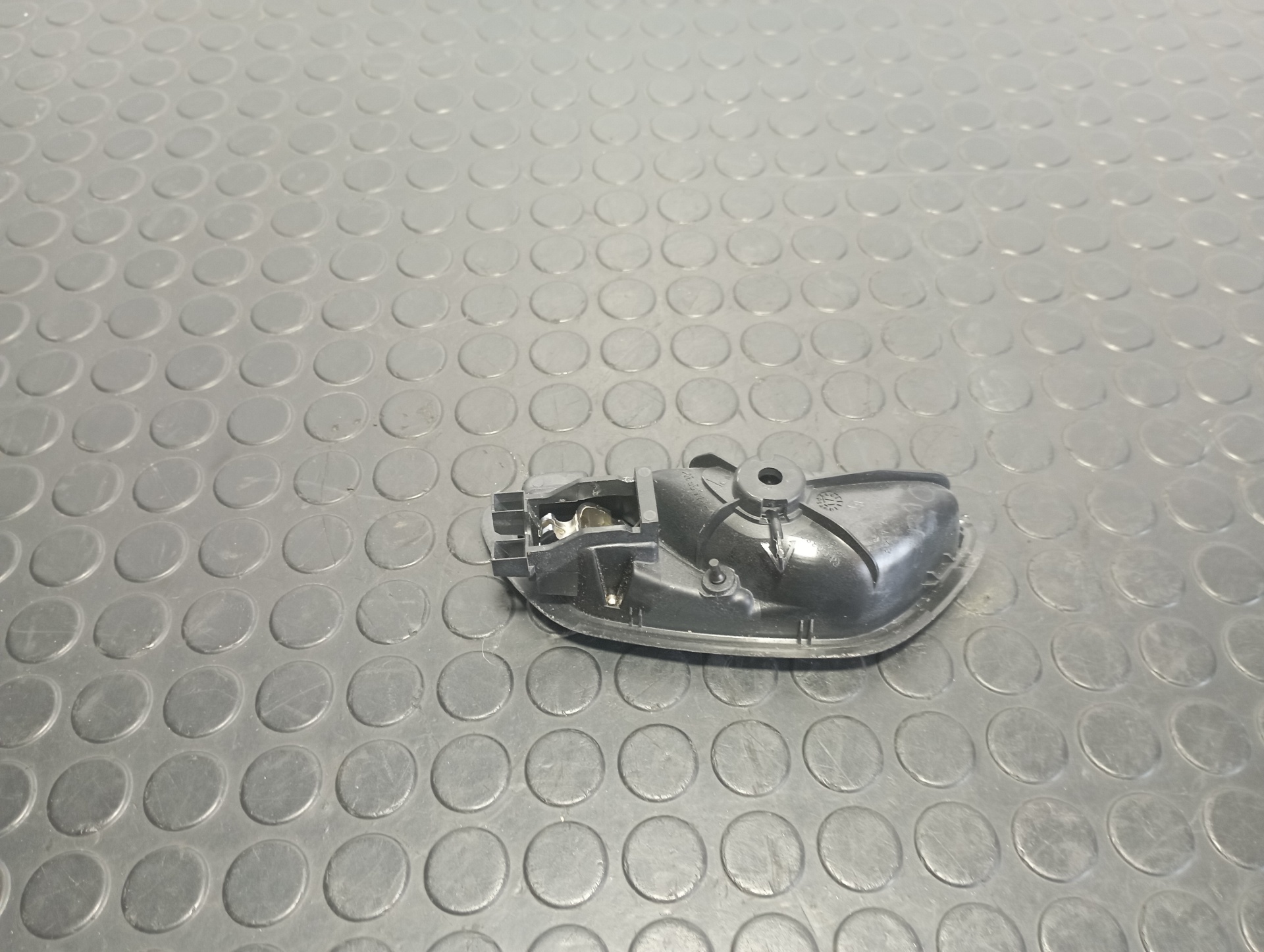 MANETA INTERIOR TRASERA DERECHA RENAULT MEGANE IV BERLINA 5P - vista 2