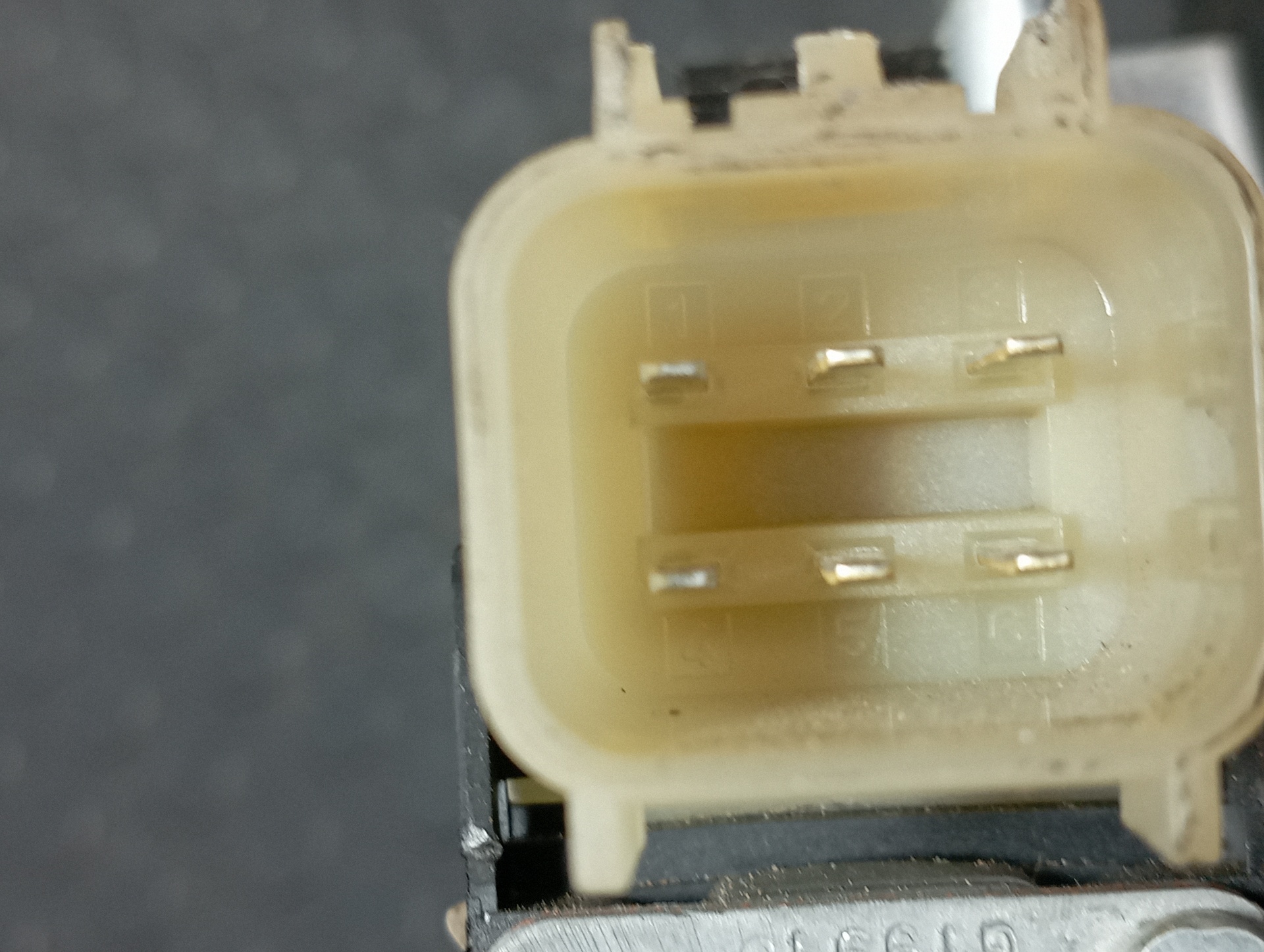 ELEVALUNAS TRASERO DERECHO FORD KUGA - vista 3