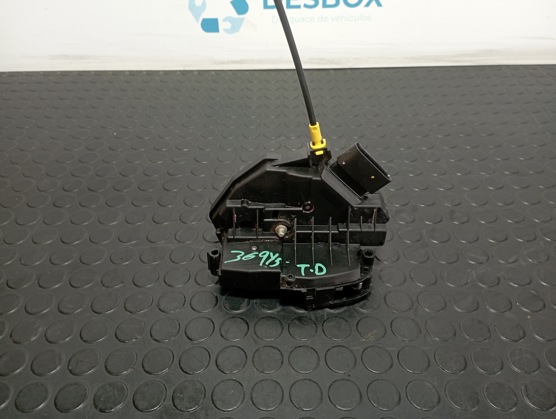 CERRADURA PUERTA TRASERA DERECHA FORD KUGA