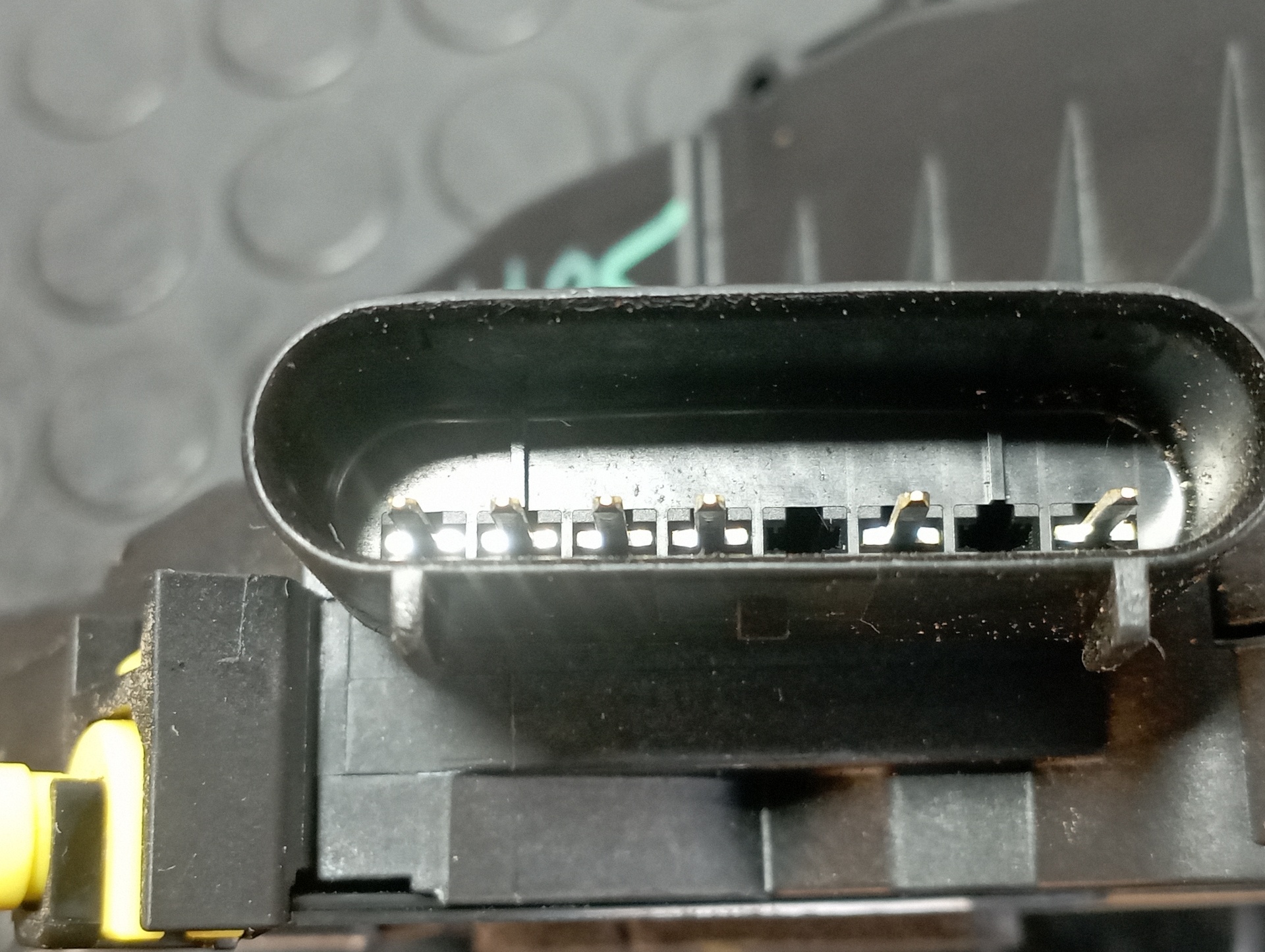 CERRADURA PUERTA TRASERA IZQUIERDA FORD KUGA - vista 3