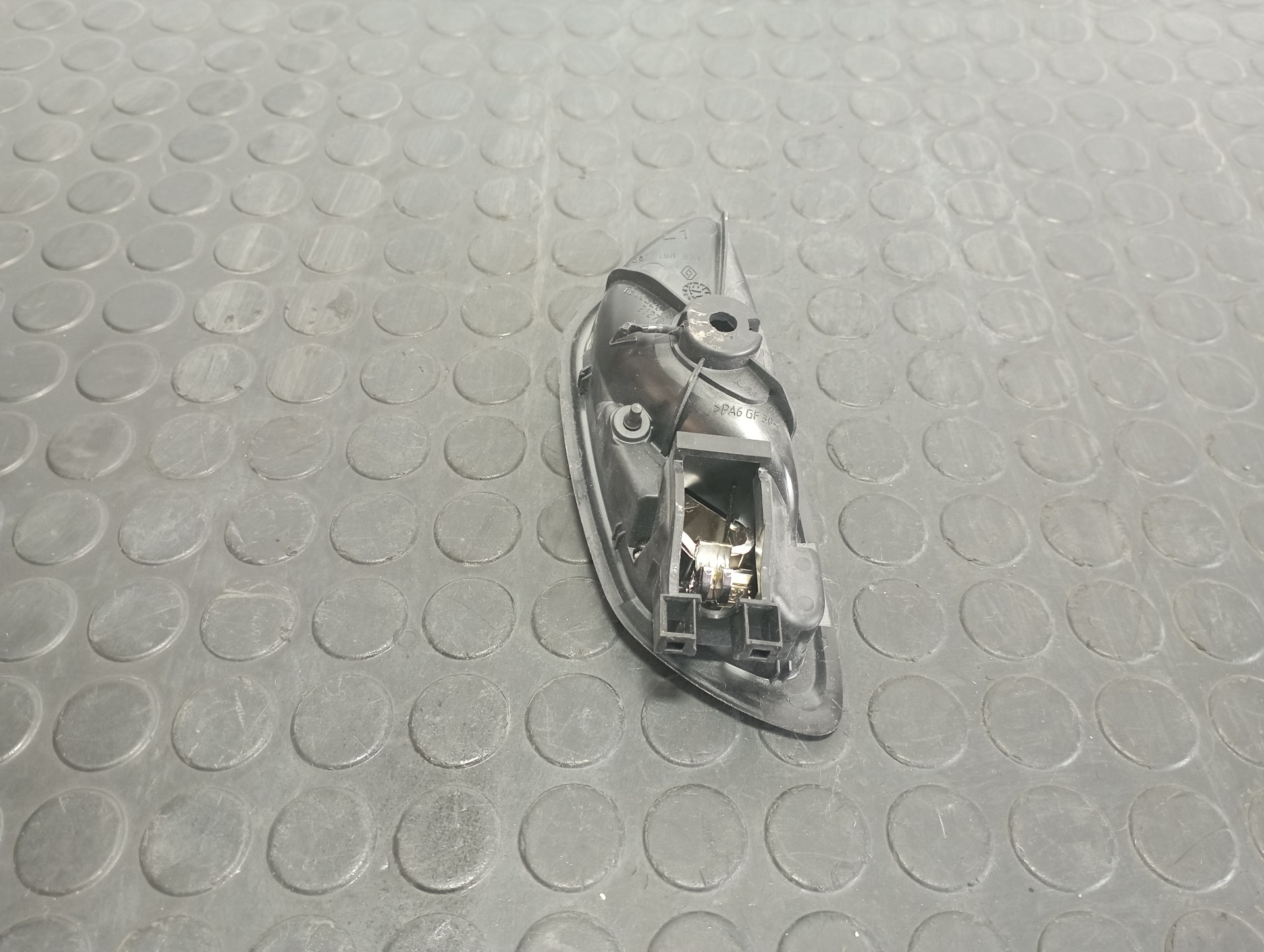 MANETA INTERIOR DELANTERA IZQUIERDA RENAULT MEGANE IV BERLINA 5P - vista 3