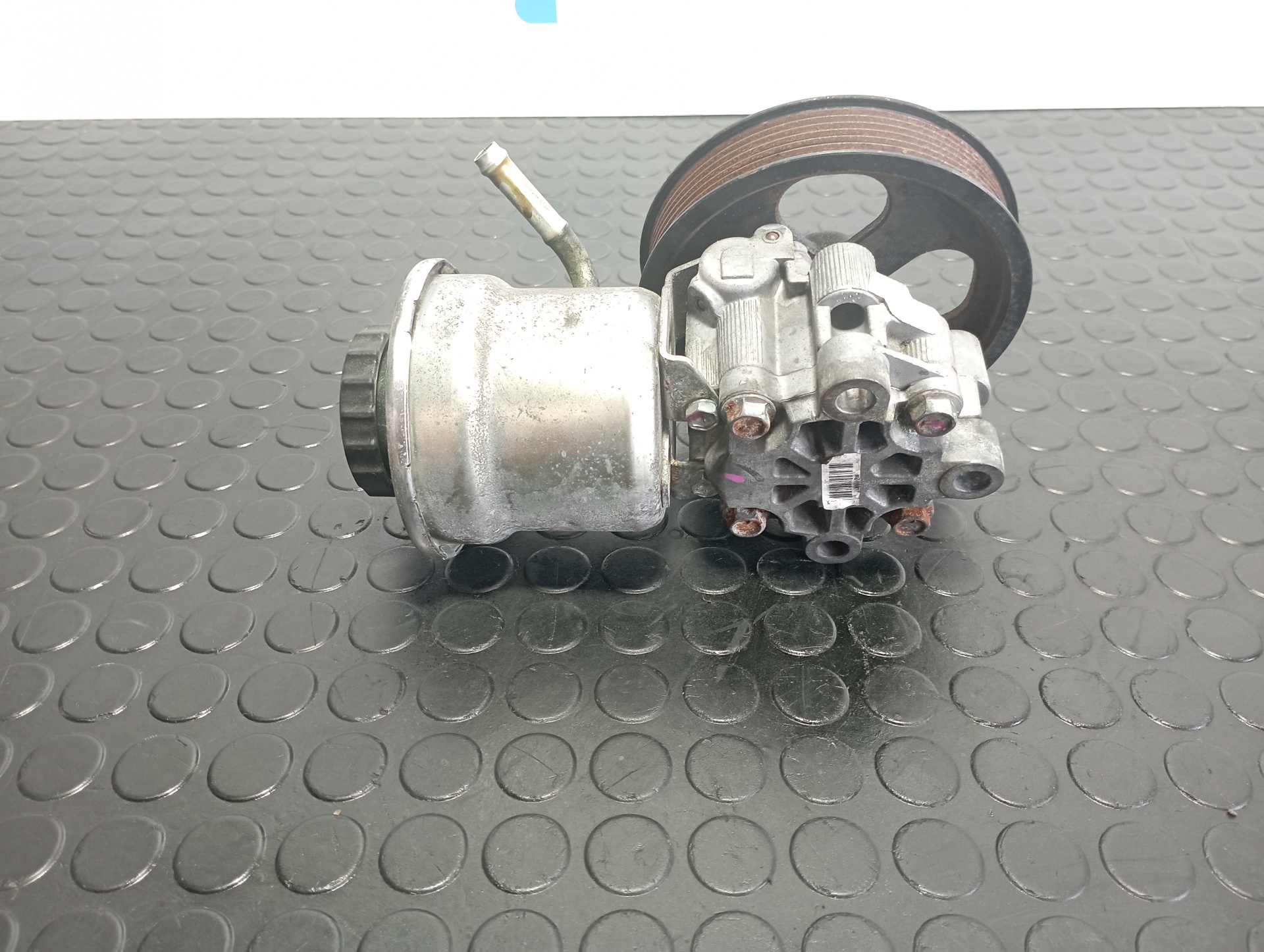 BOMBA DIRECCION TOYOTA AVENSIS BERLINA (T25) - vista 4