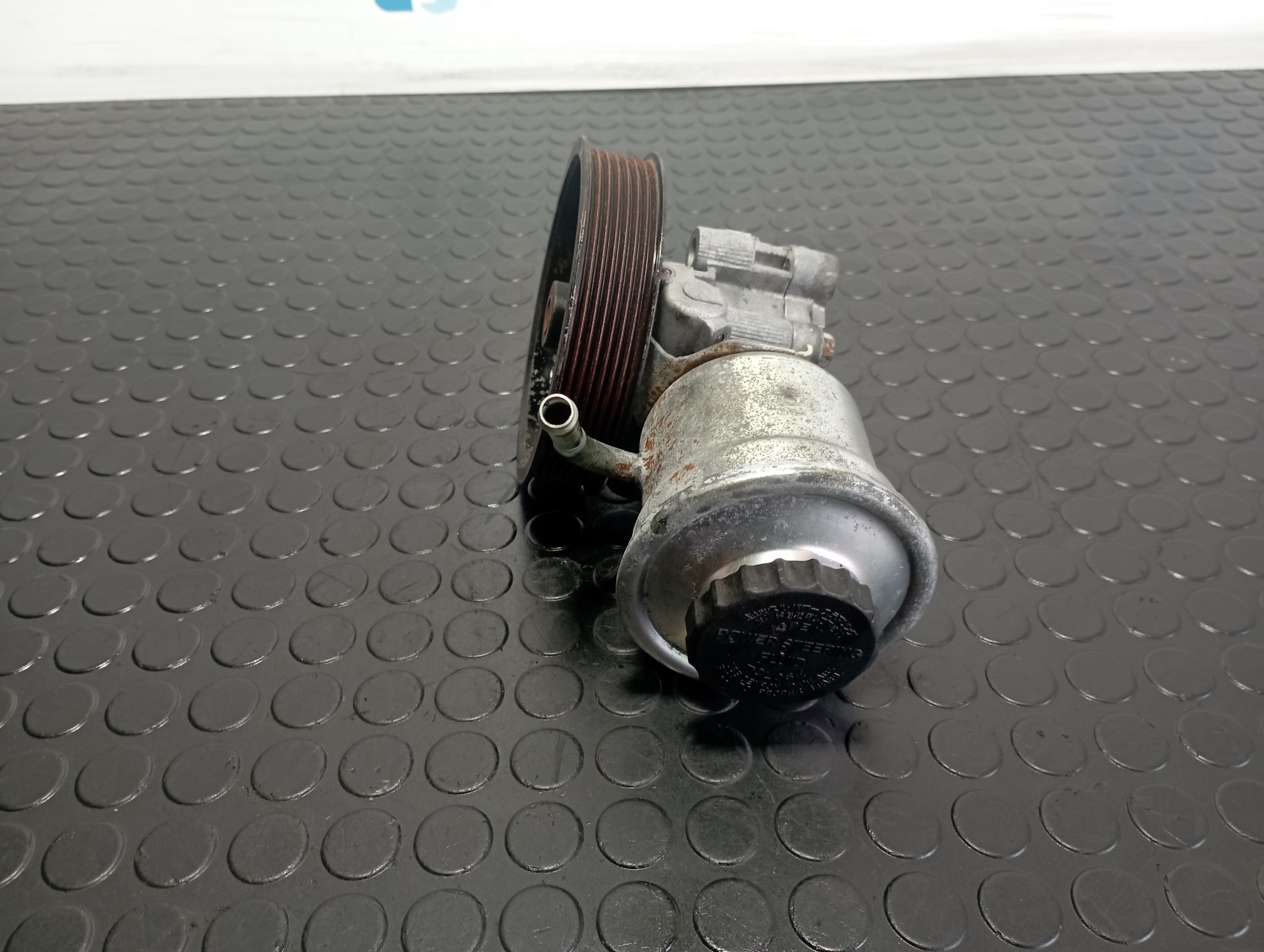 BOMBA DIRECCION TOYOTA AVENSIS BERLINA (T25) - vista 3