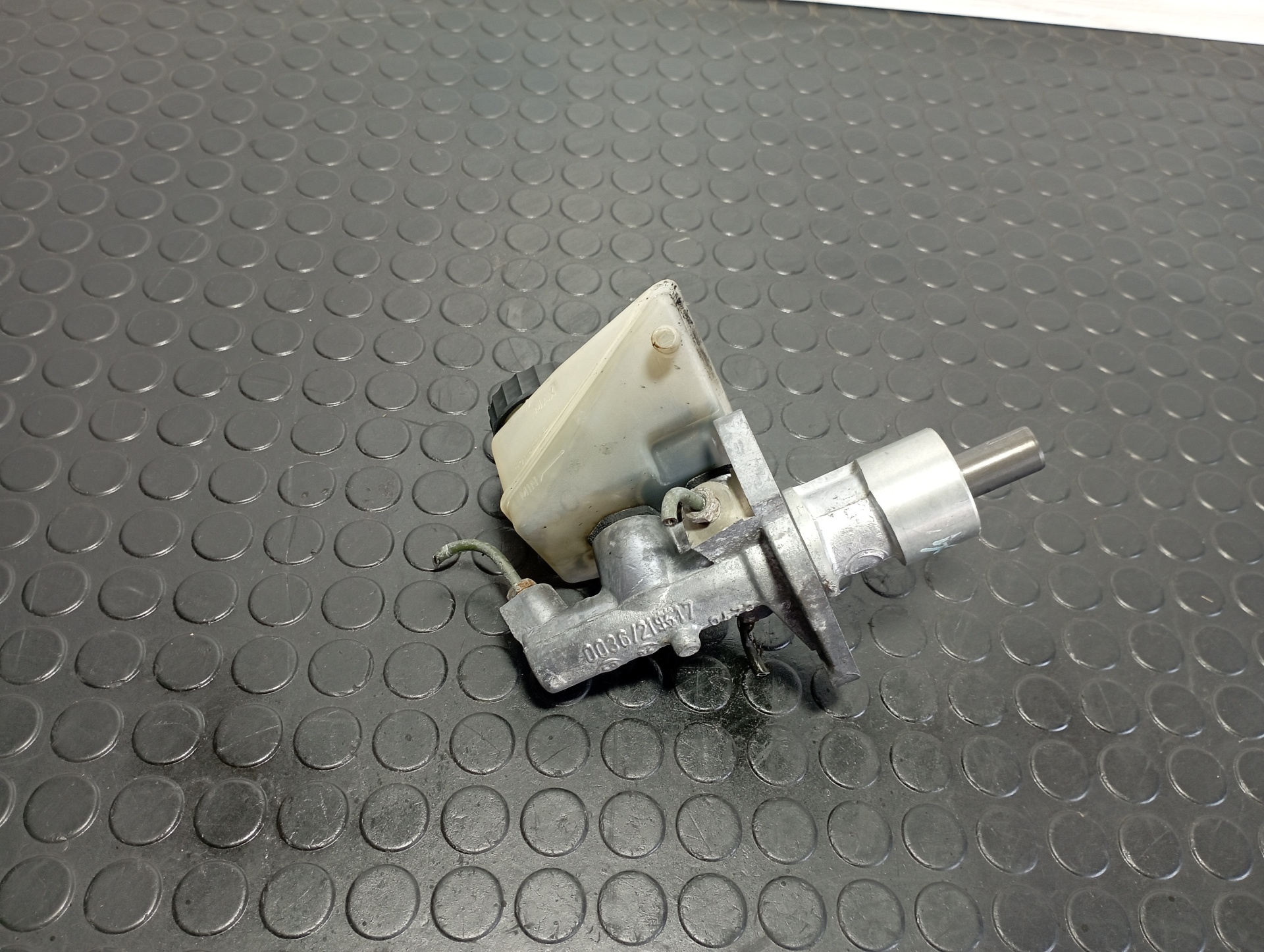 BOMBA FRENO MERCEDES-BENZ CLASE C (W201) BERLINA - vista 3