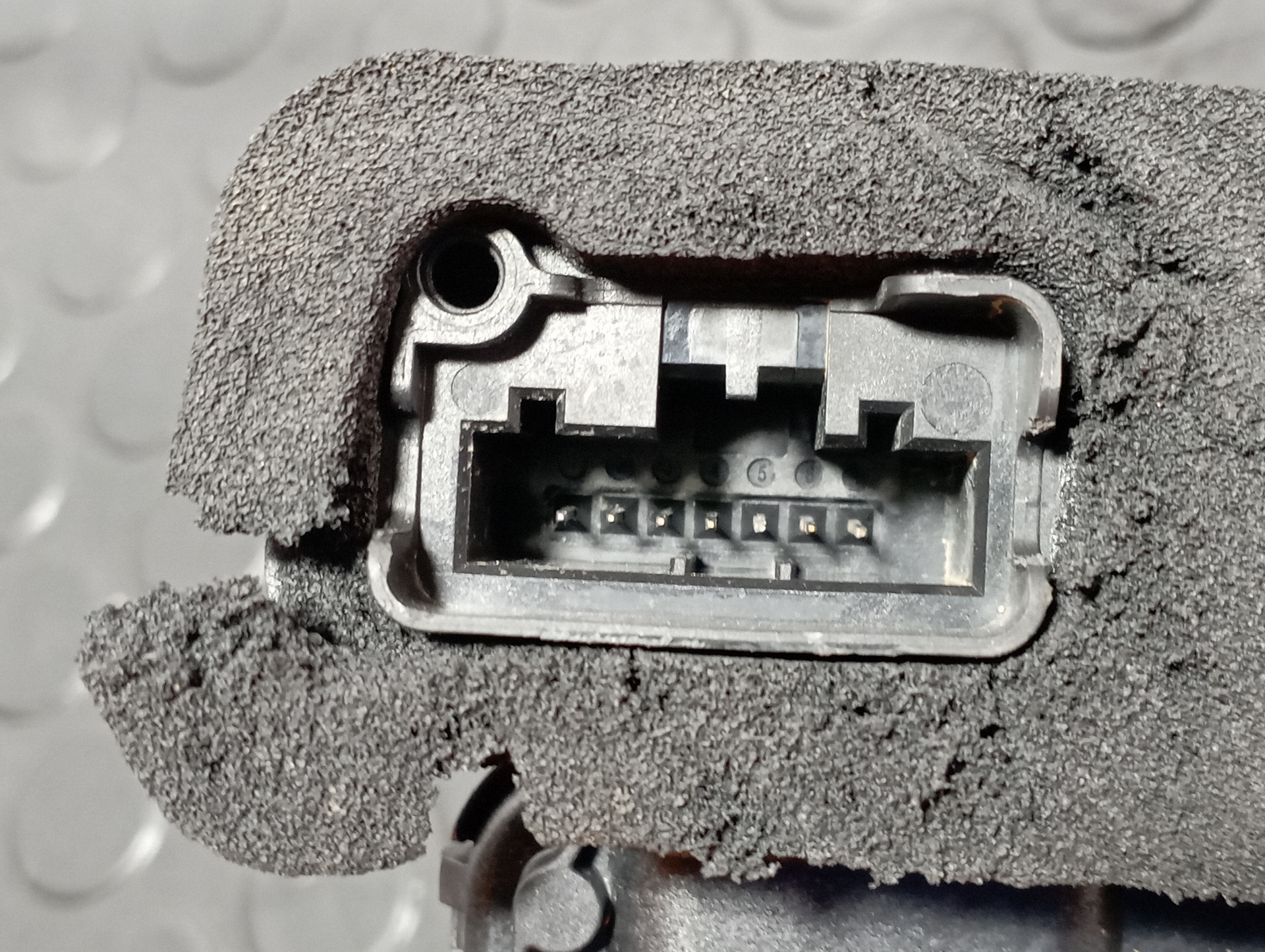 CERRADURA PUERTA TRASERA IZQUIERDA VOLKSWAGEN T-CROSS (D31) - vista 3