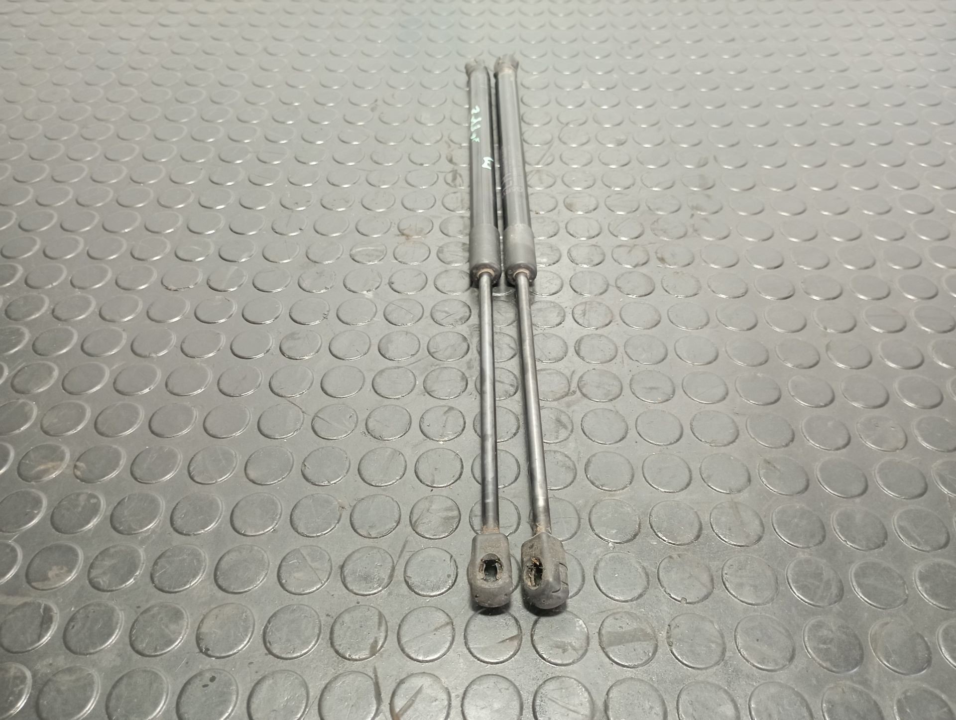 AMORTIGUADORES MALETERO / PORTON HYUNDAI I20 ACTIVE