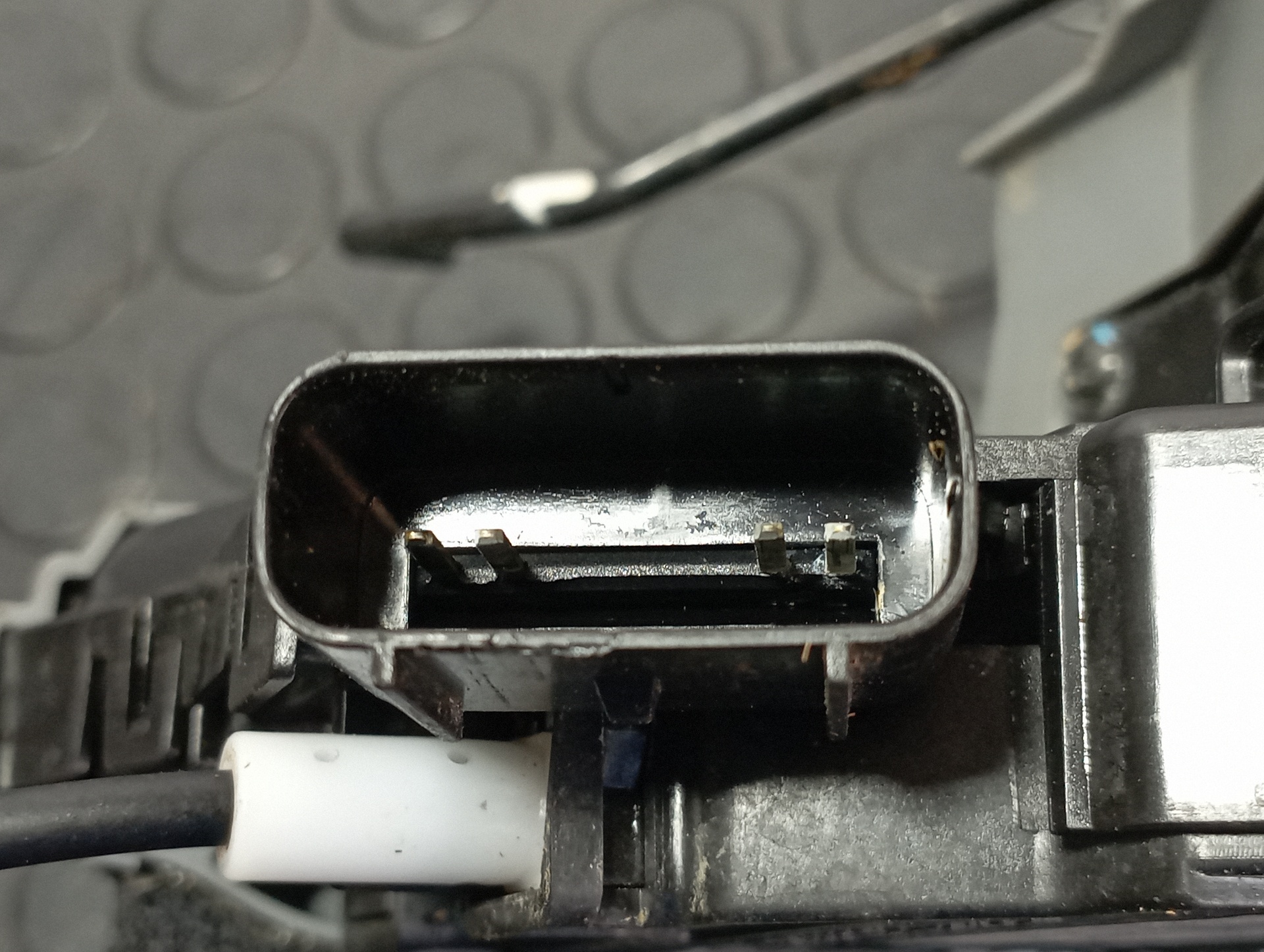 CERRADURA PUERTA TRASERA IZQUIERDA HYUNDAI I20 ACTIVE - vista 3