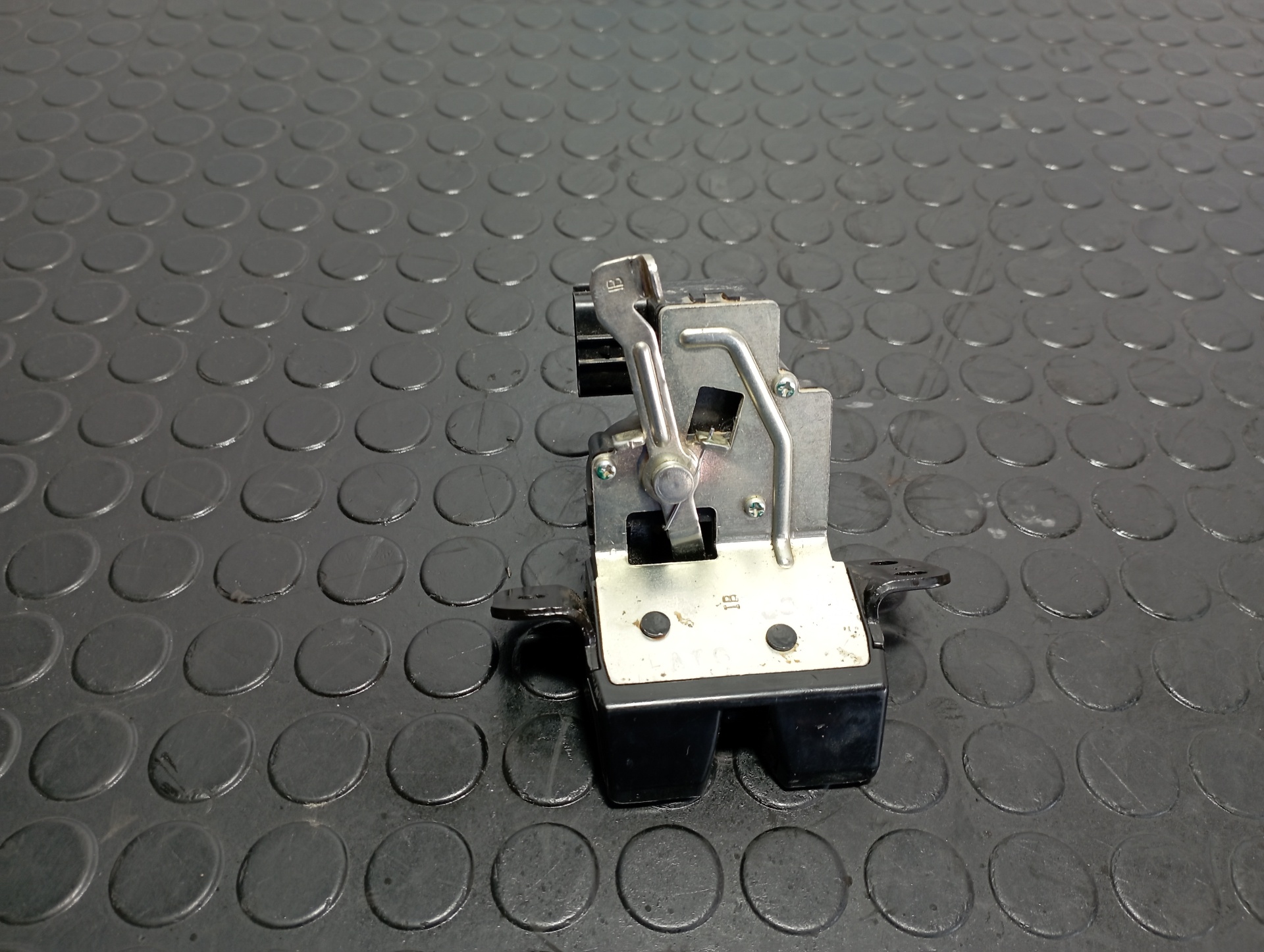 CERRADURA MALETERO / PORTON HYUNDAI I20 ACTIVE - vista 4