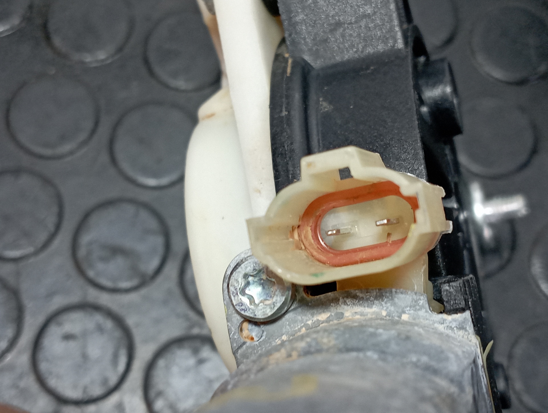 ELEVALUNAS TRASERO DERECHO HYUNDAI I20 ACTIVE - vista 2