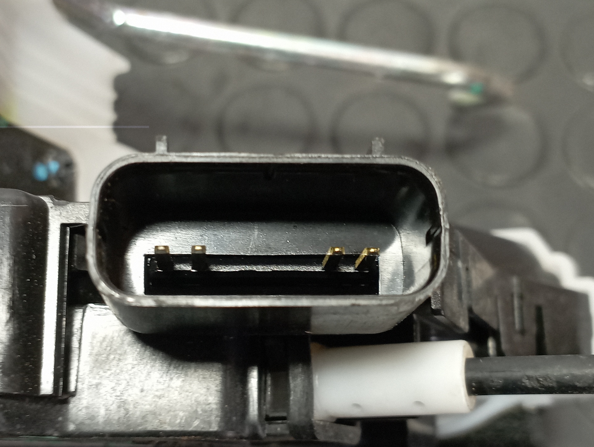 CERRADURA PUERTA DELANTERA DERECHA HYUNDAI I20 ACTIVE - vista 2