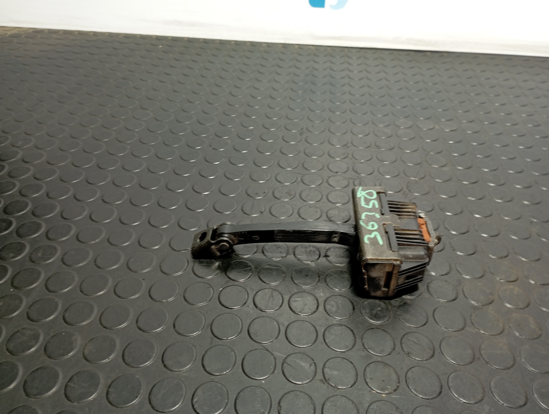 RETENEDOR PUERTA DERECHA BMW SERIE 5 BERLINA (E60) - vista 3