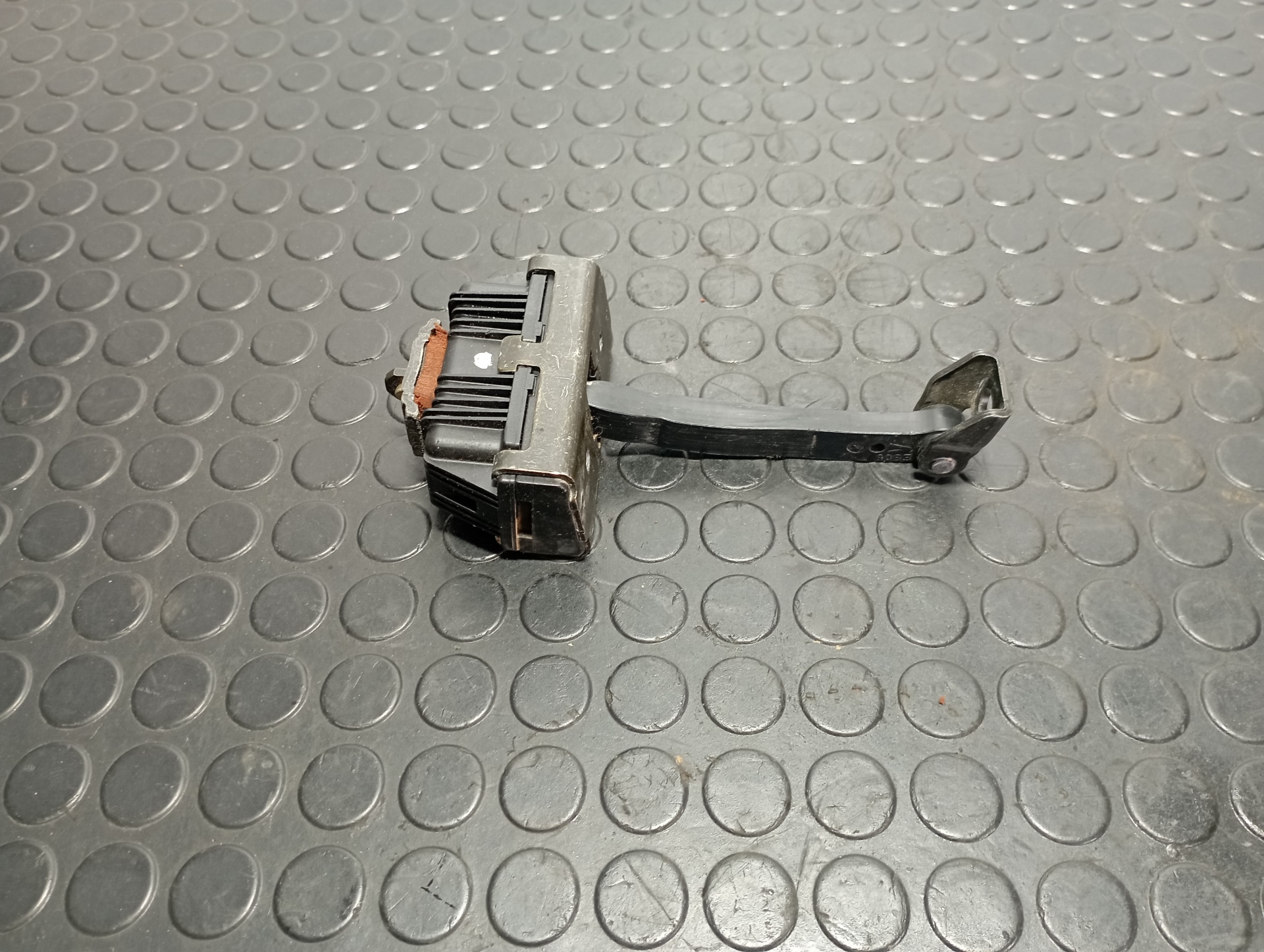 RETENEDOR PUERTA IZQUIERDA  BMW SERIE 5 BERLINA (E60) - vista 4