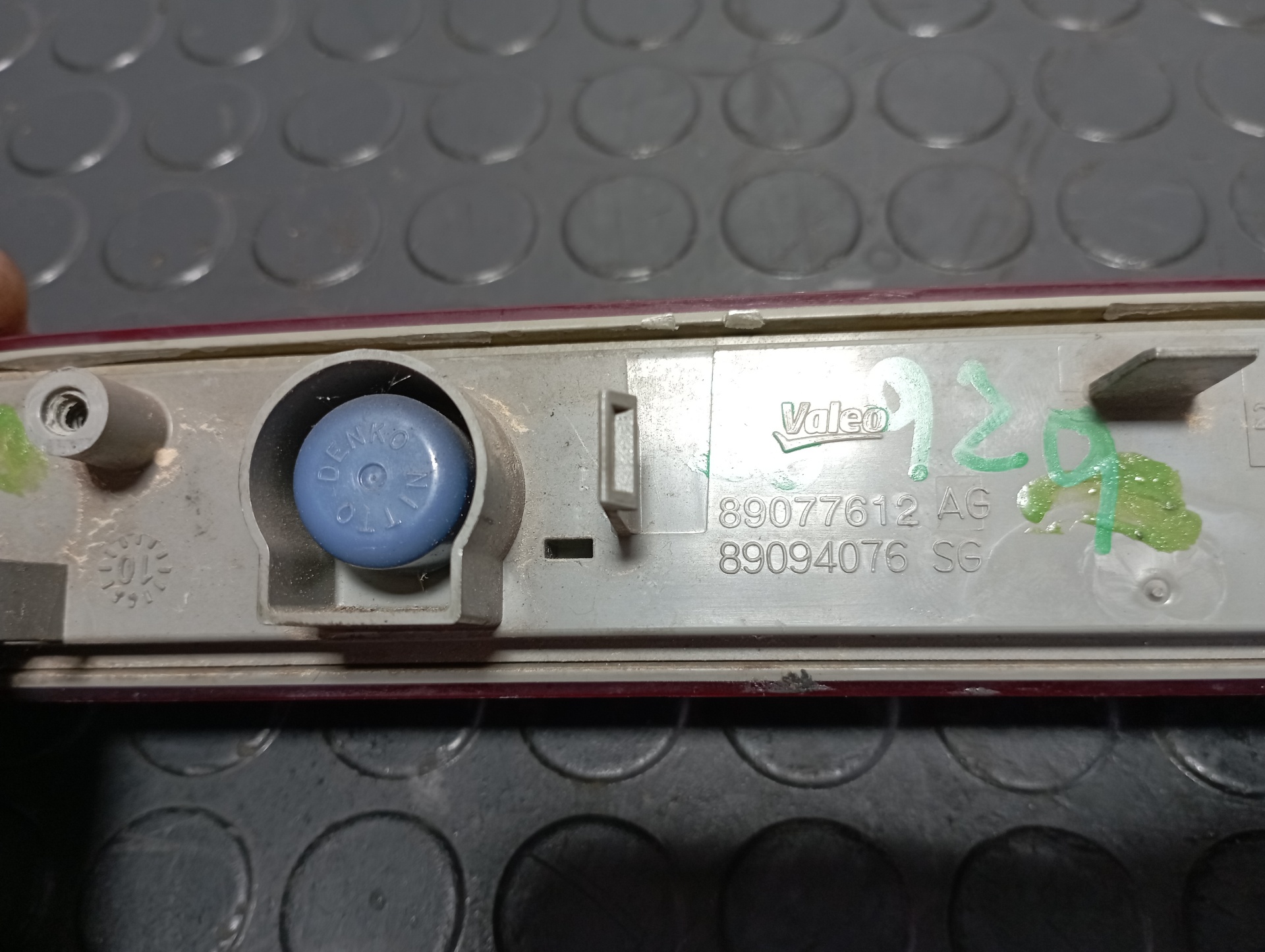 LUZ CENTRAL DE FRENO RENAULT MEGANE III COUPE - vista 2