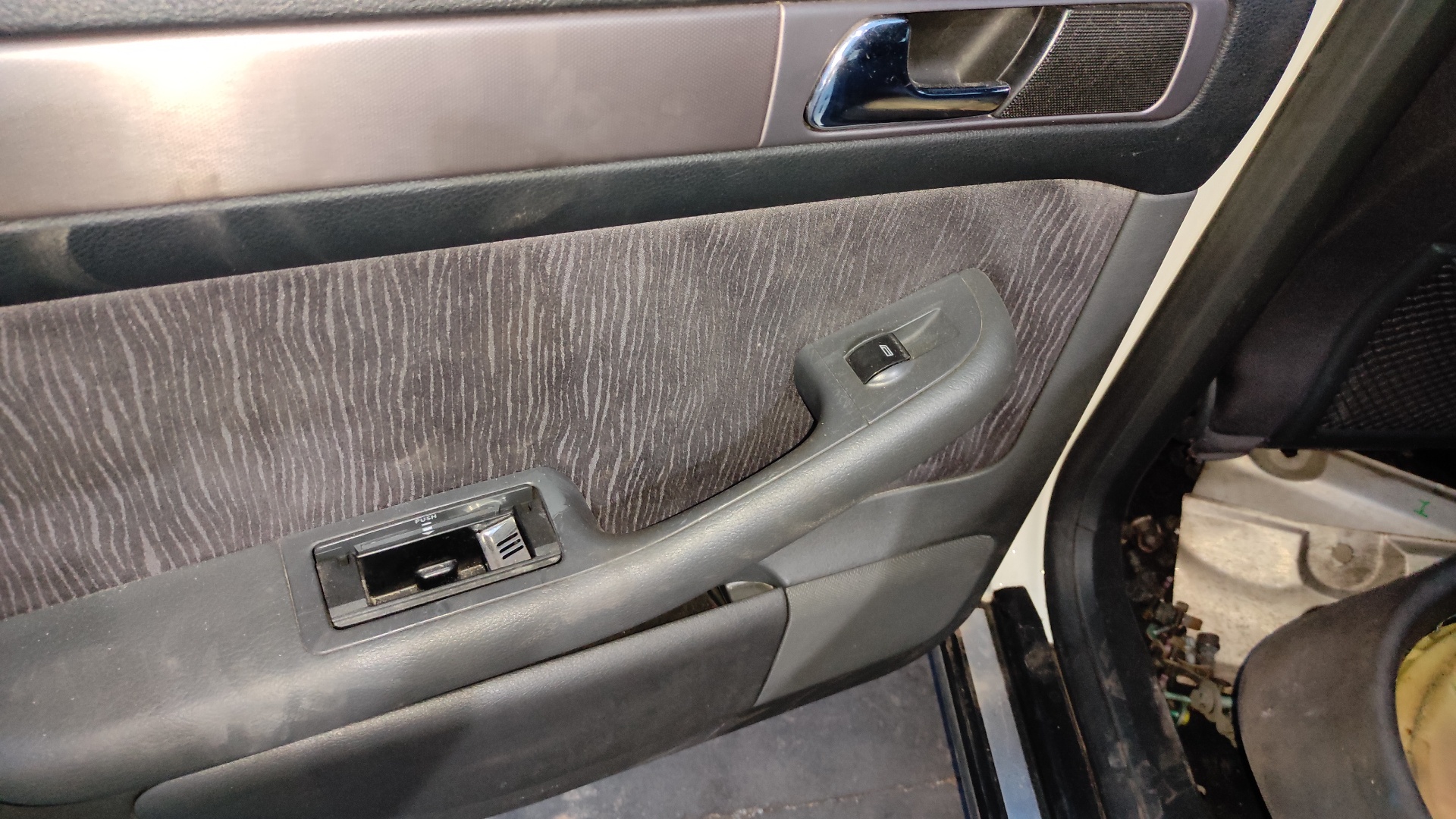 CENTRALITA MOTOR UCE AUDI A6 AVANT (4B5) - vista 6