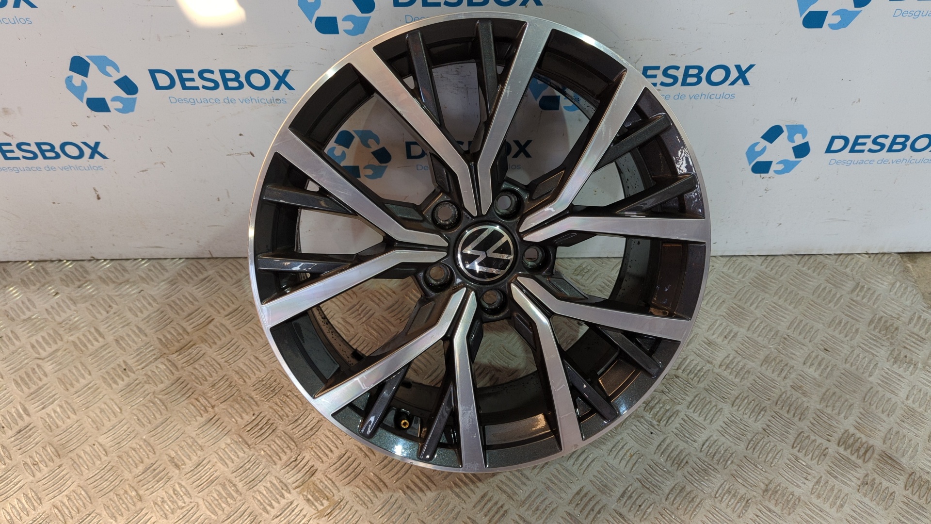 JUEGO LLANTAS VOLKSWAGEN TIGUAN - vista 3