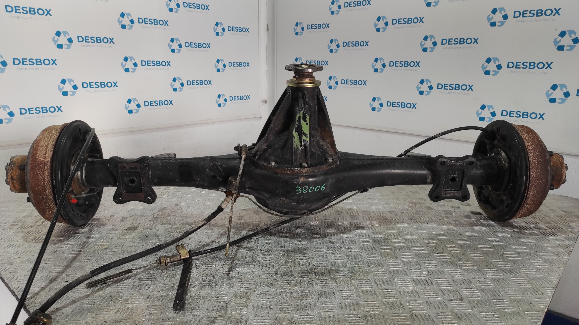 PUENTE TRASERO NISSAN TRADE - vista 6