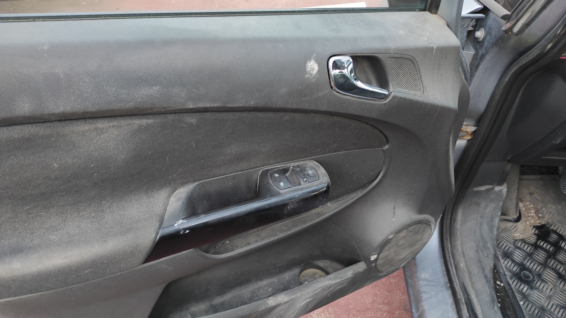 NEUMATICO REPUESTO OPEL CORSA D - vista 5