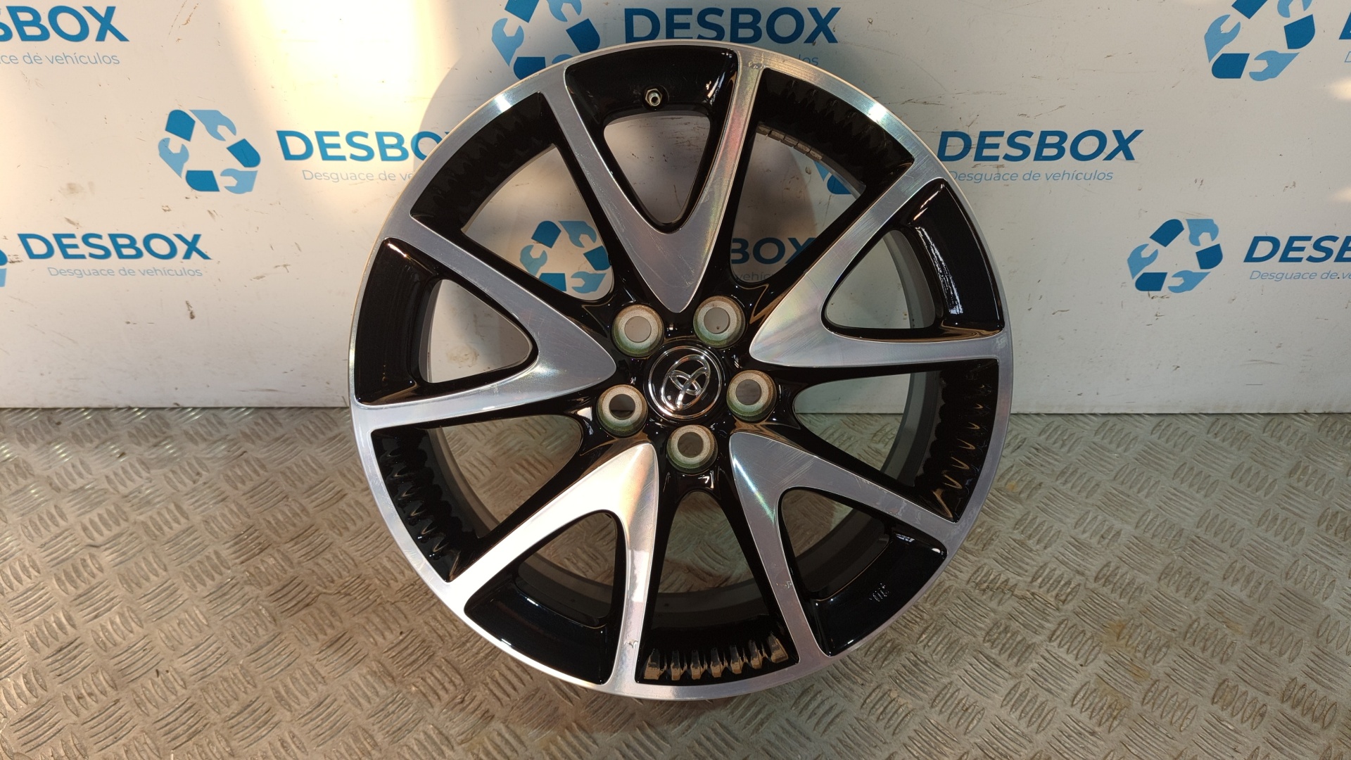 JUEGO LLANTAS TOYOTA YARIS (XP21) - vista 4