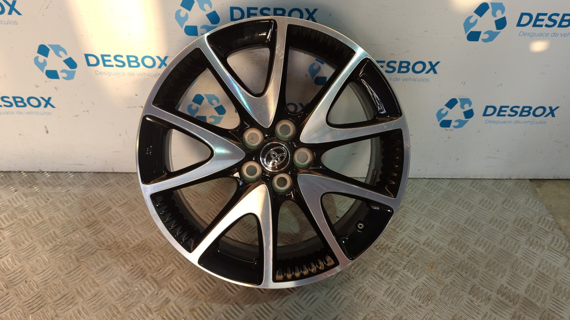 JUEGO LLANTAS TOYOTA YARIS (XP21) - vista 2