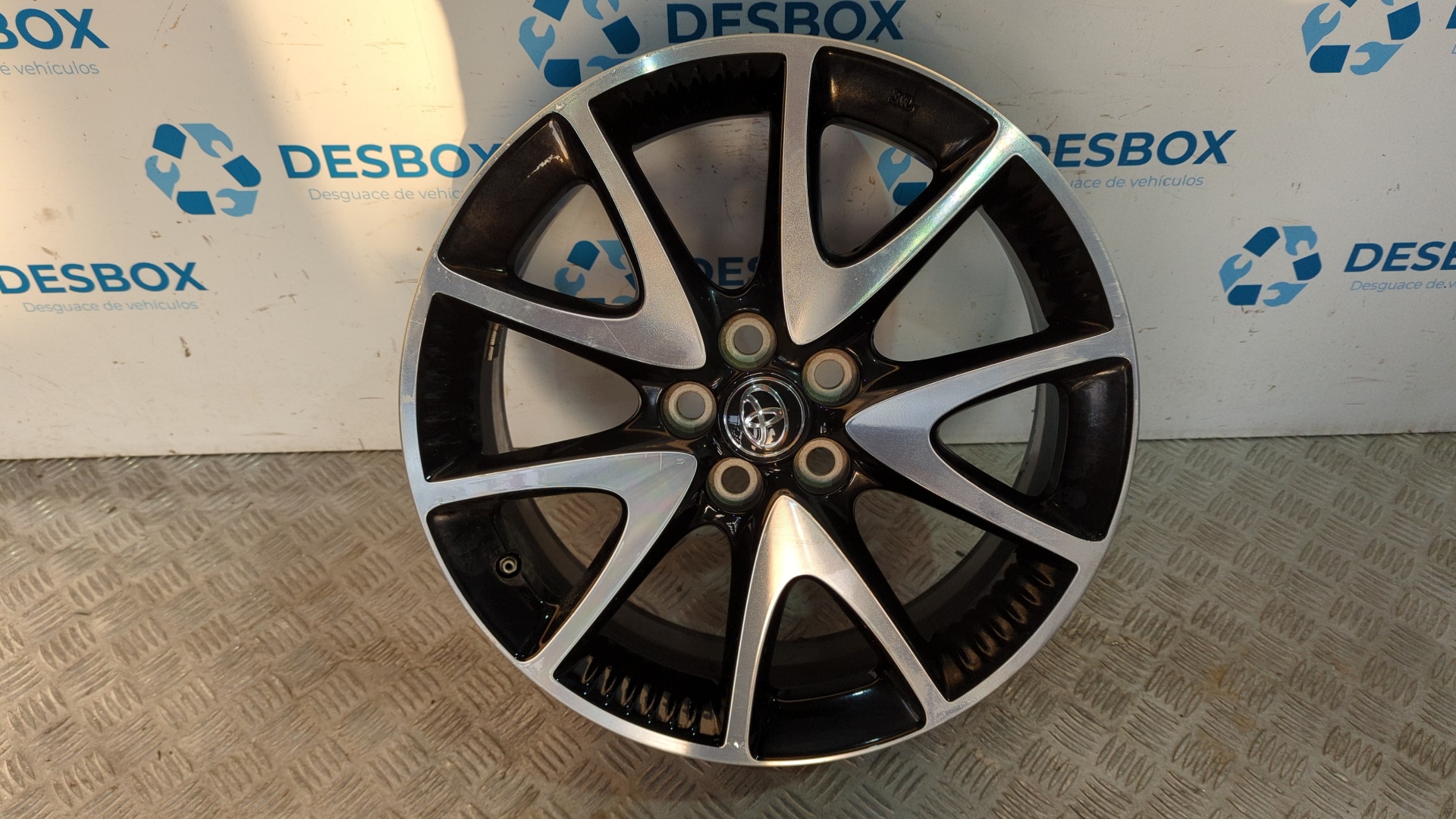 JUEGO LLANTAS TOYOTA YARIS (XP21) - vista 3